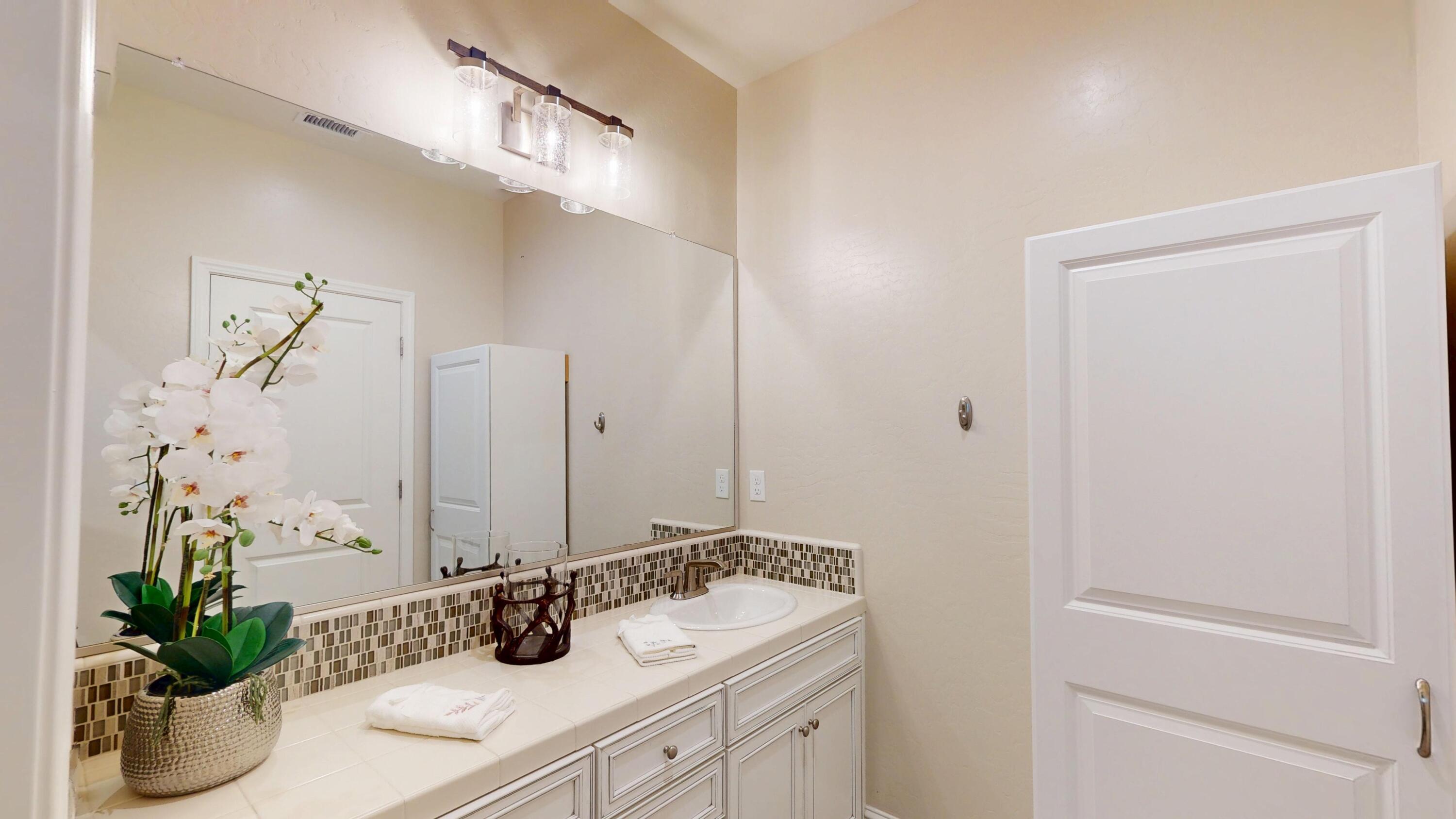 1821 W Corvina Ave, Visalia, CA 93291