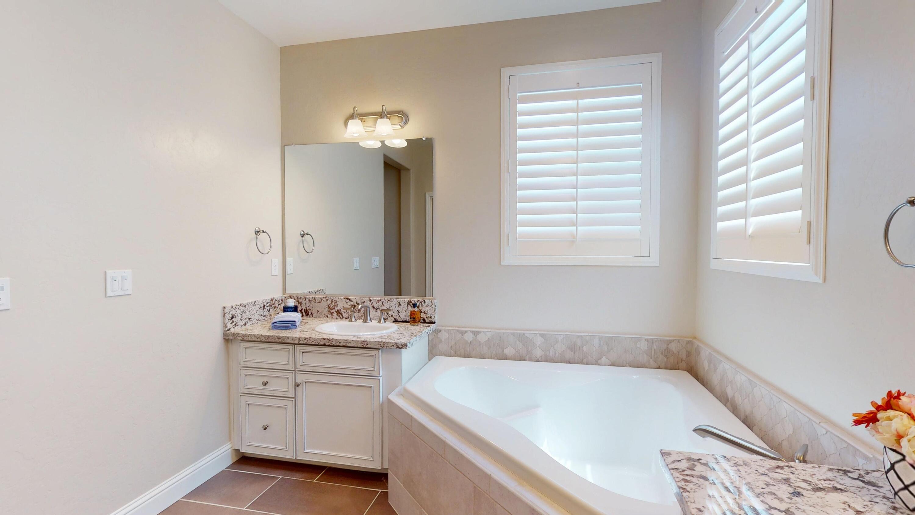 1821 W Corvina Ave, Visalia, CA 93291