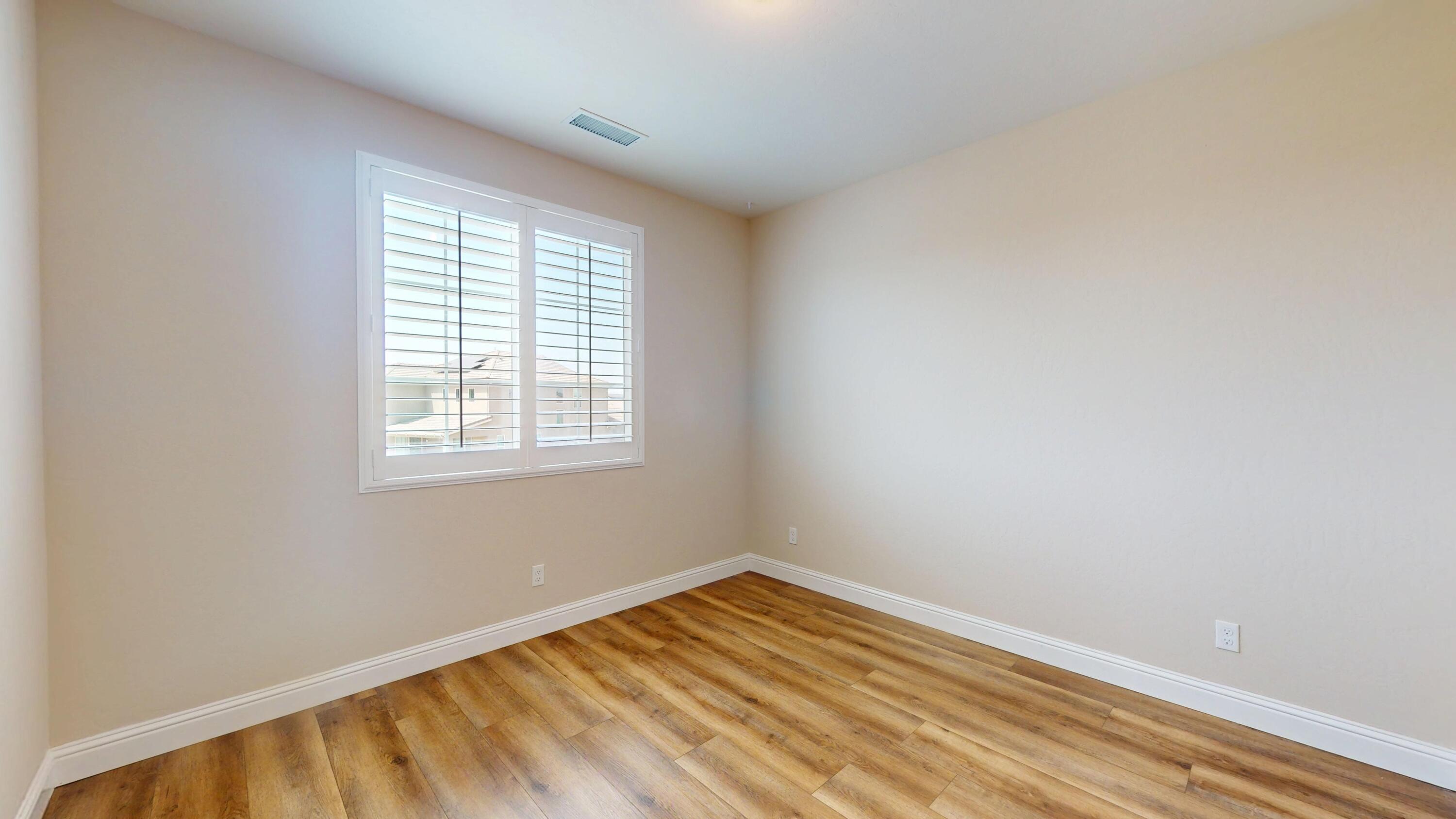 1821 W Corvina Ave, Visalia, CA 93291