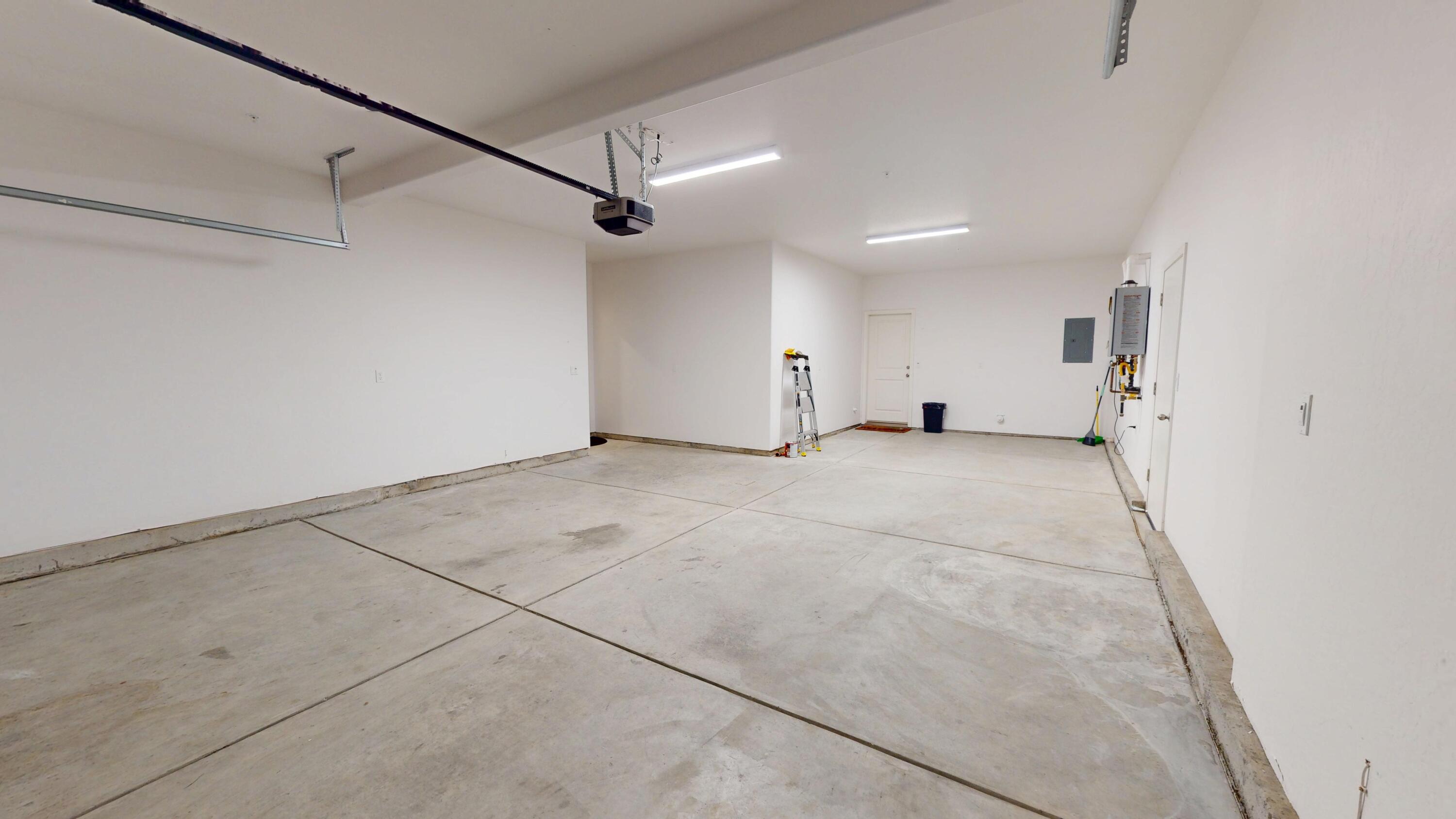 1821 W Corvina Ave, Visalia, CA 93291
