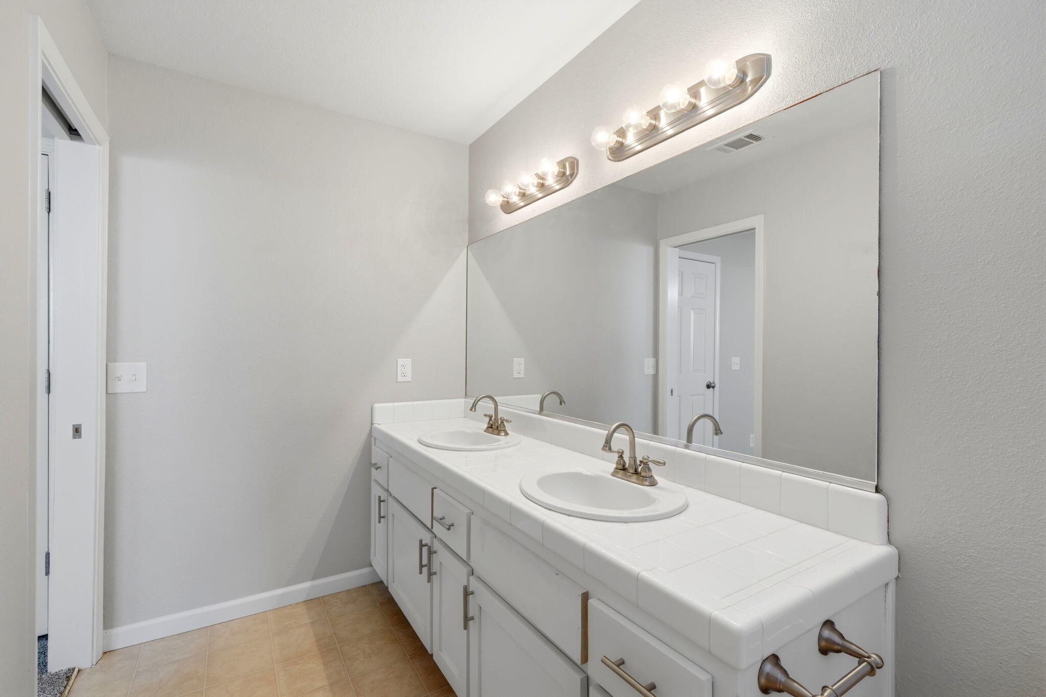 481 Katelyn Ct, Exeter, CA 93221