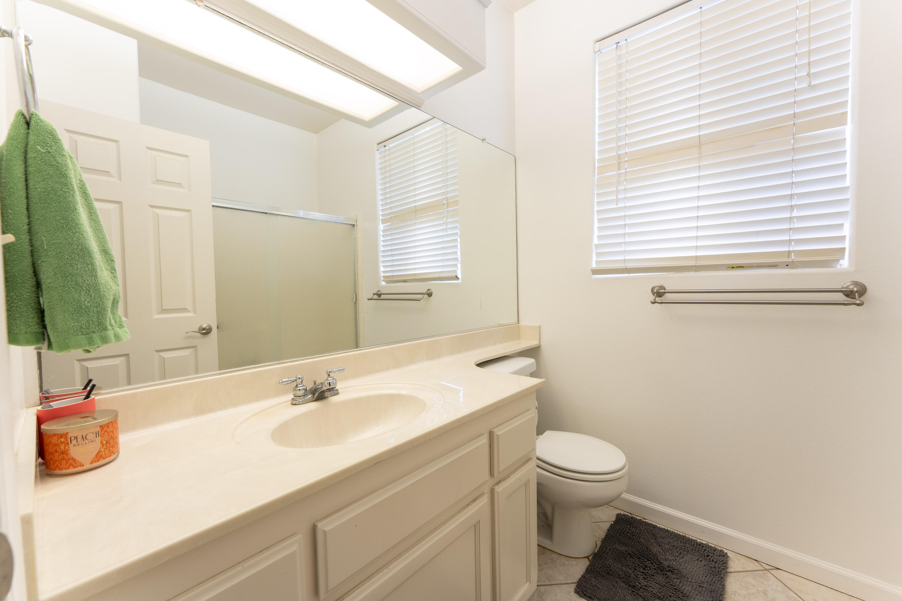 2131 N Terrace Ct, Visalia, CA 93291