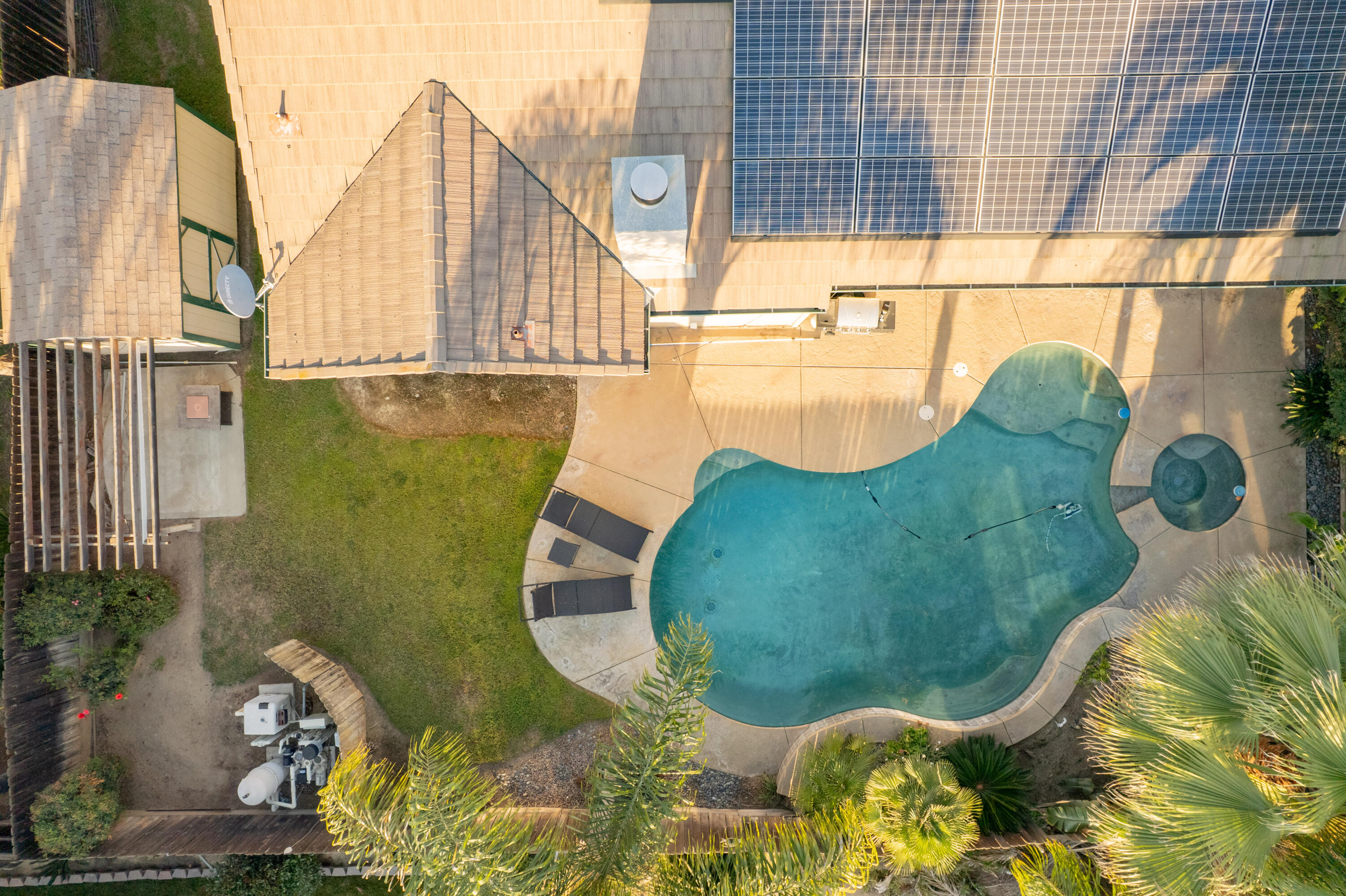 2131 N Terrace Ct, Visalia, CA 93291