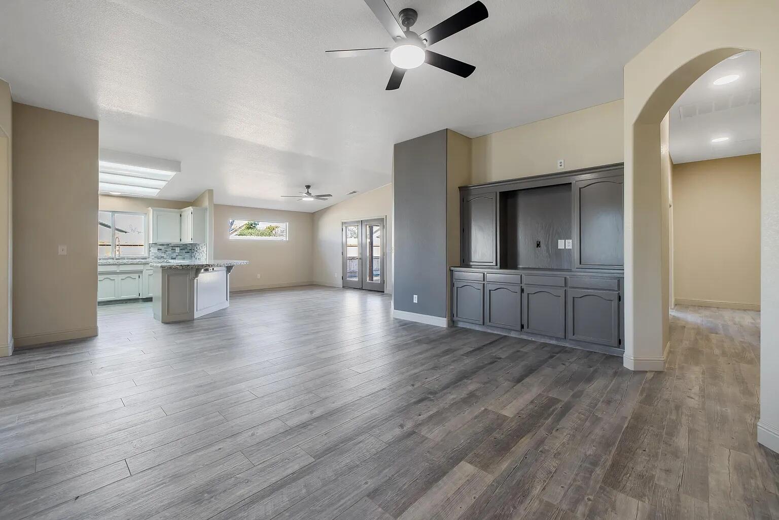 1050 N Sumter Ct, Visalia, CA 93292