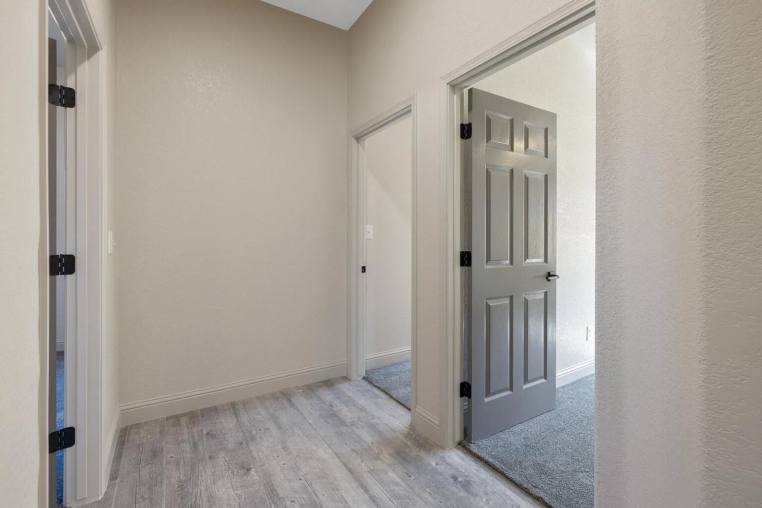 1050 N Sumter Ct, Visalia, CA 93292