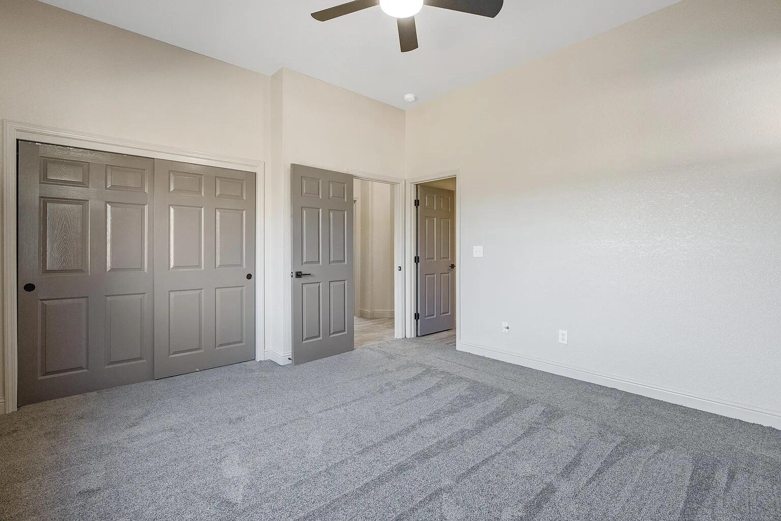 1050 N Sumter Ct, Visalia, CA 93292