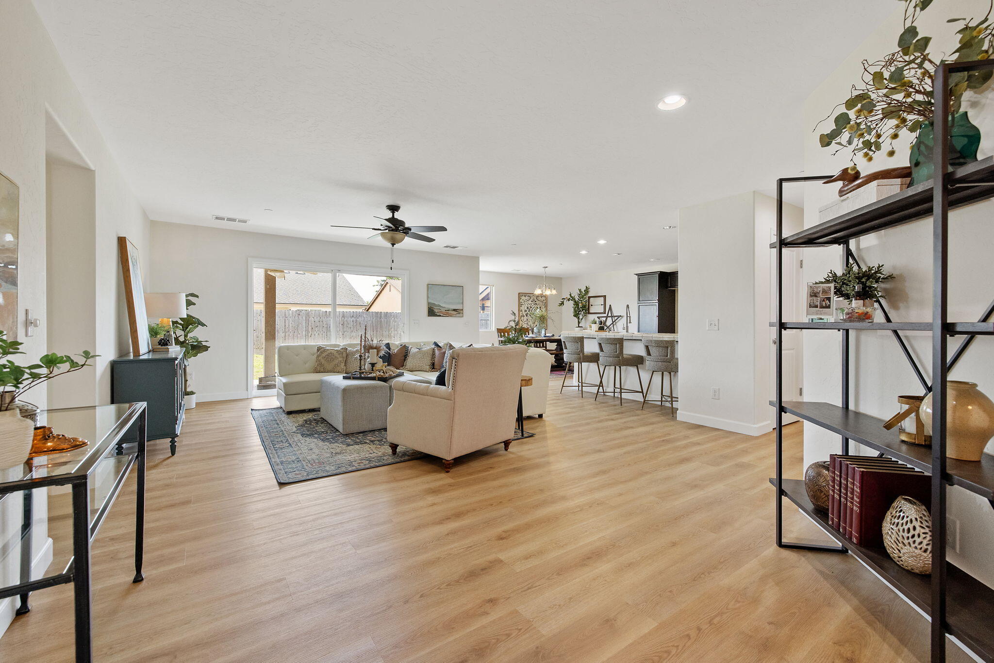 1817 Hermosa Ave, Tulare, CA 93274