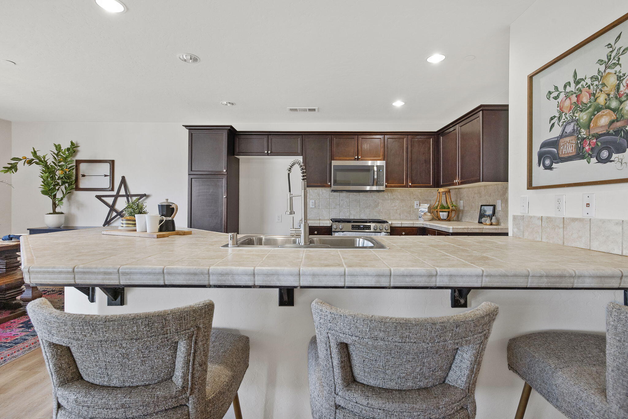 1817 Hermosa Ave, Tulare, CA 93274