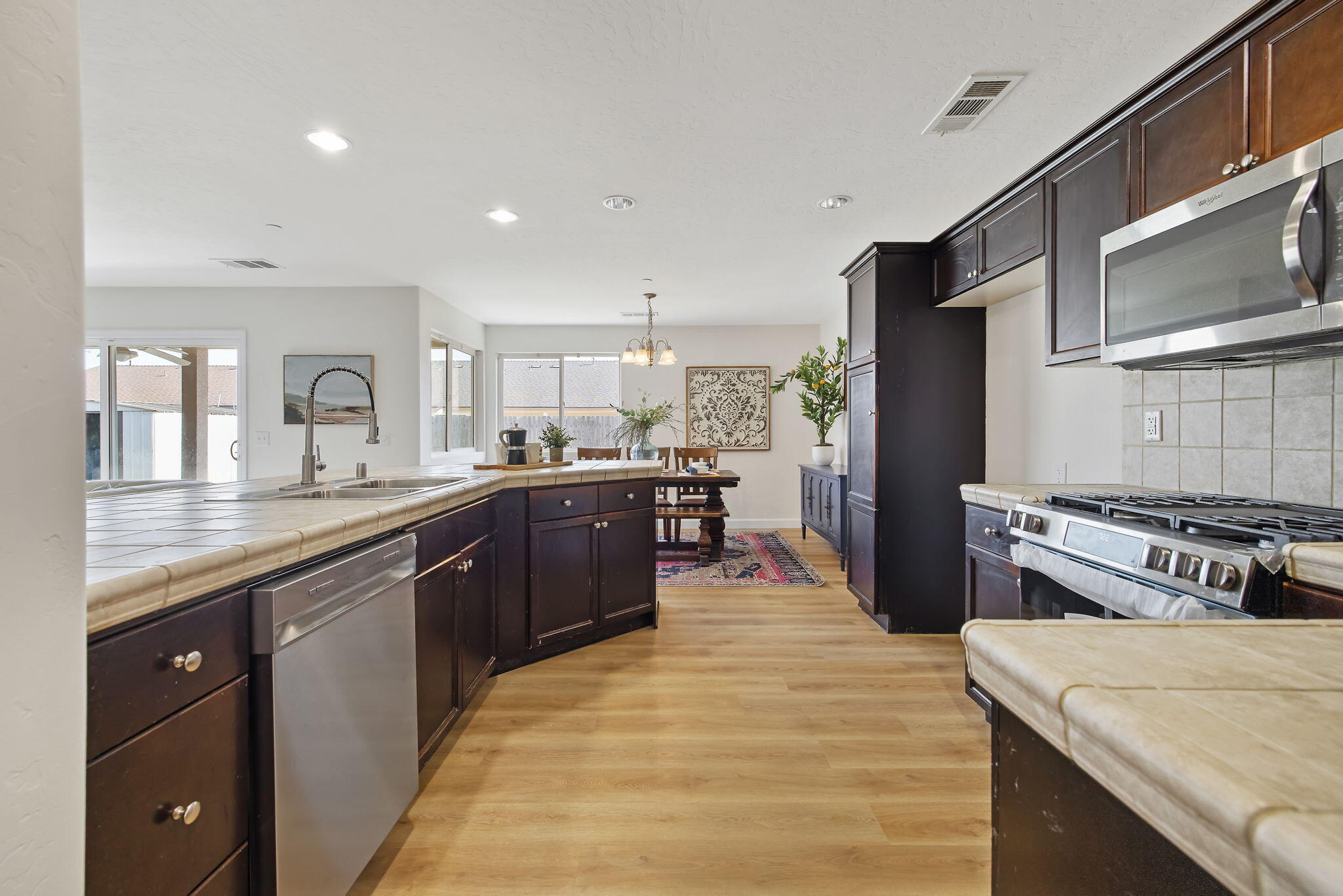 1817 Hermosa Ave, Tulare, CA 93274