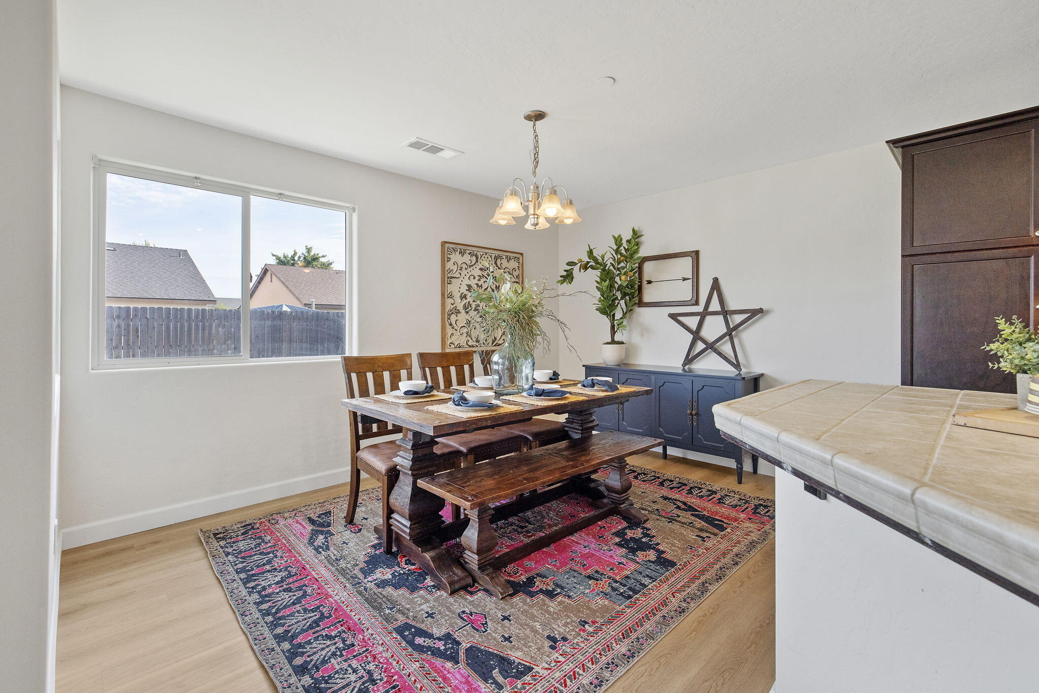 1817 Hermosa Ave, Tulare, CA 93274