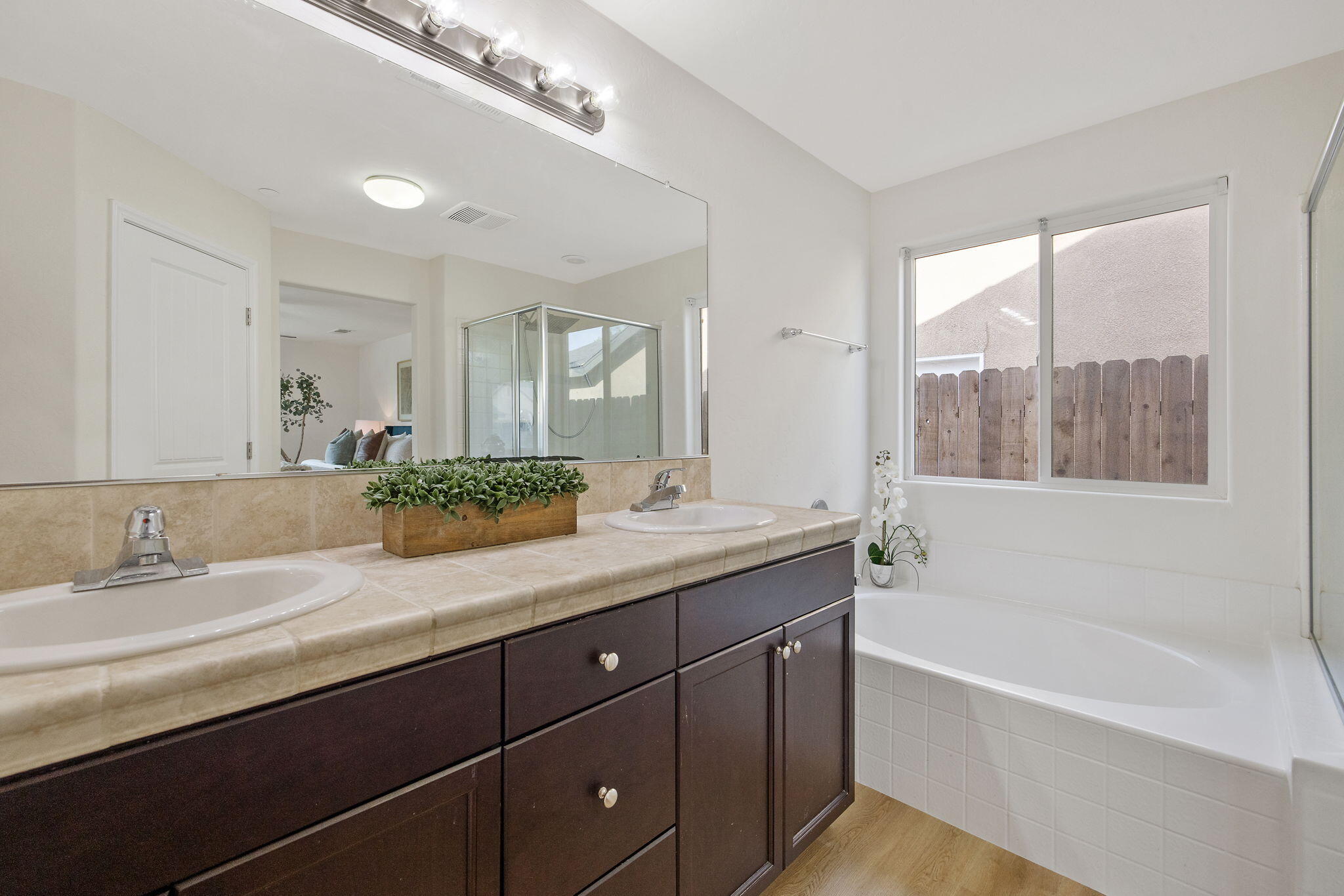 1817 Hermosa Ave, Tulare, CA 93274