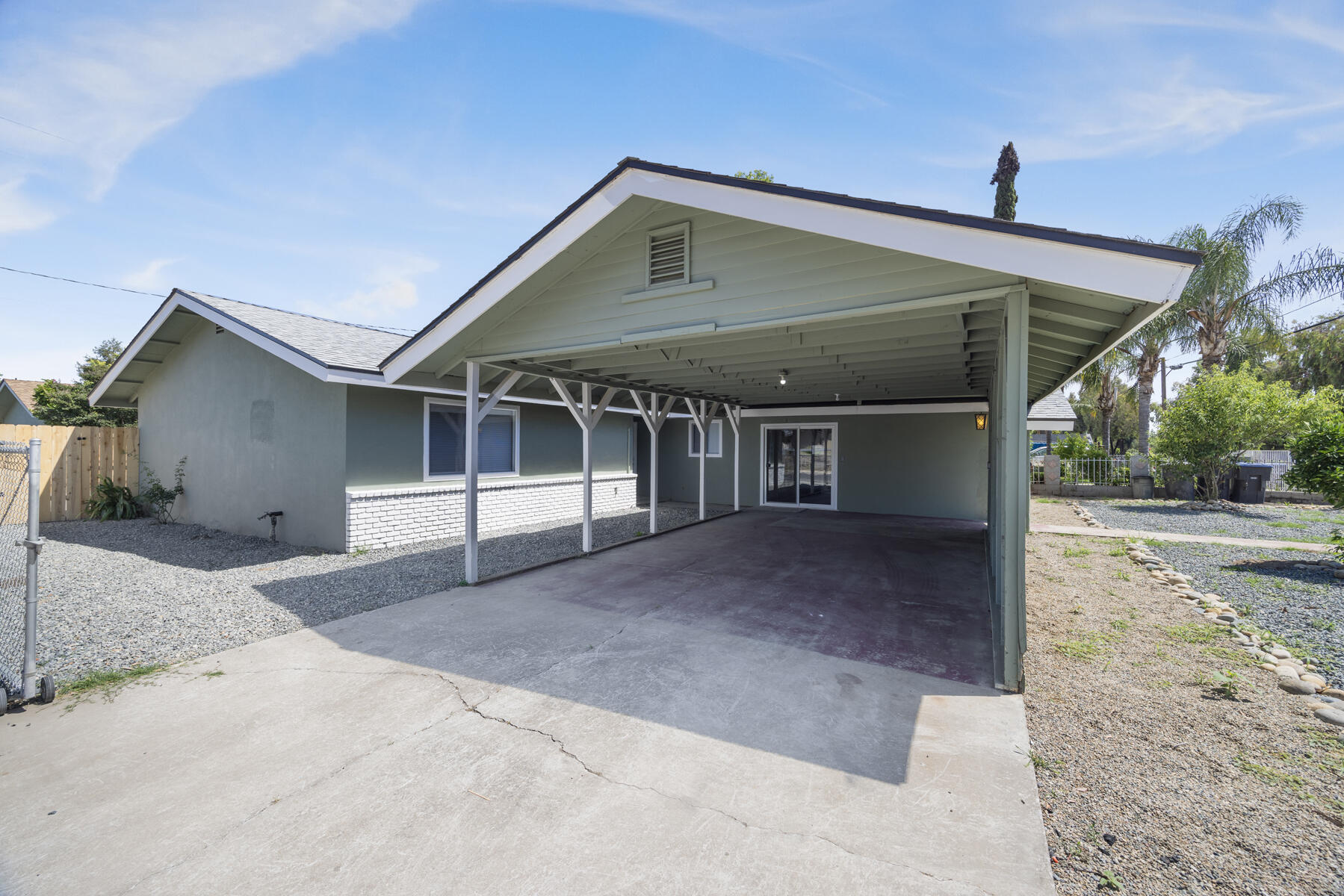 1612 S Santa Fe St, Visalia, CA 93292