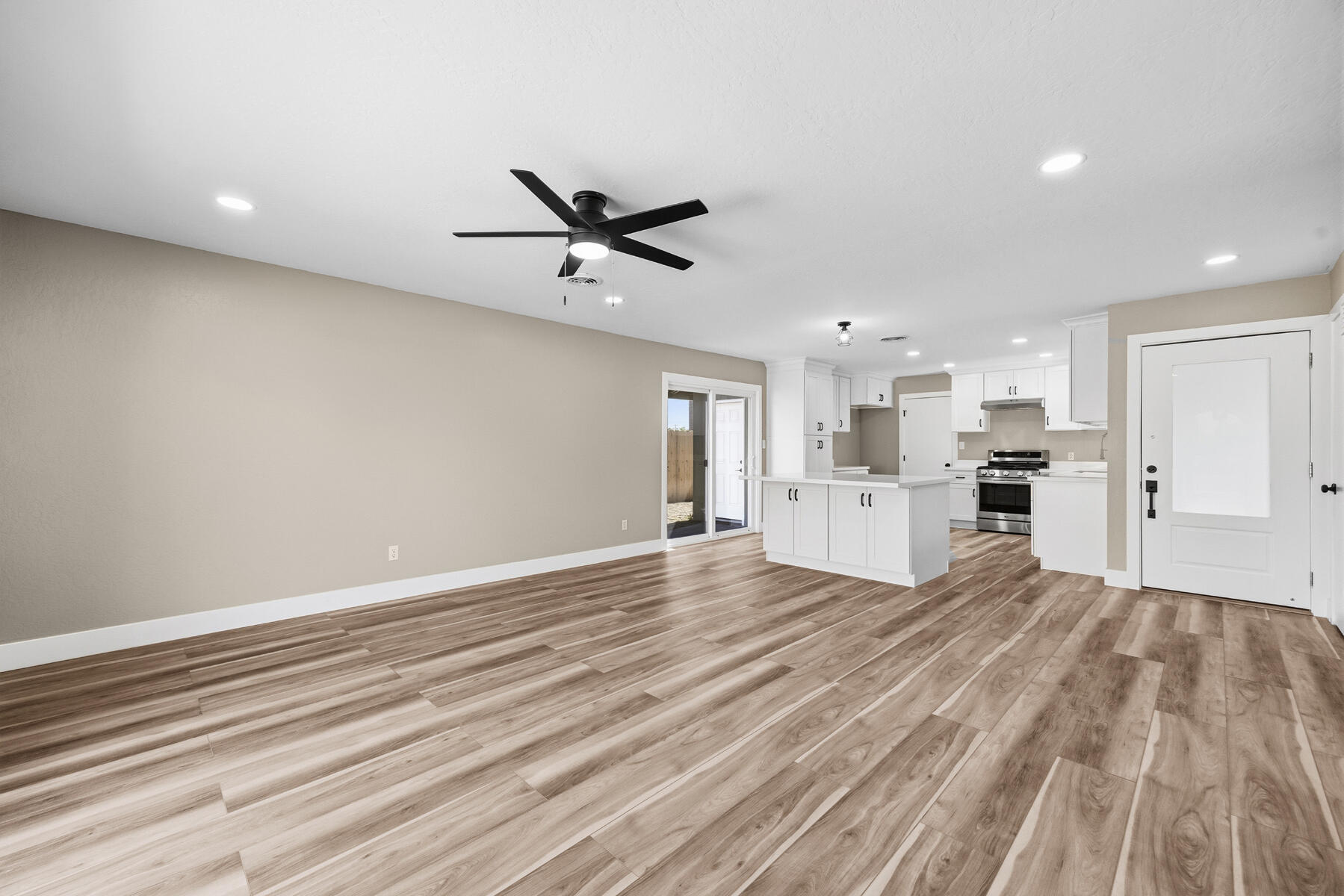 1612 S Santa Fe St, Visalia, CA 93292
