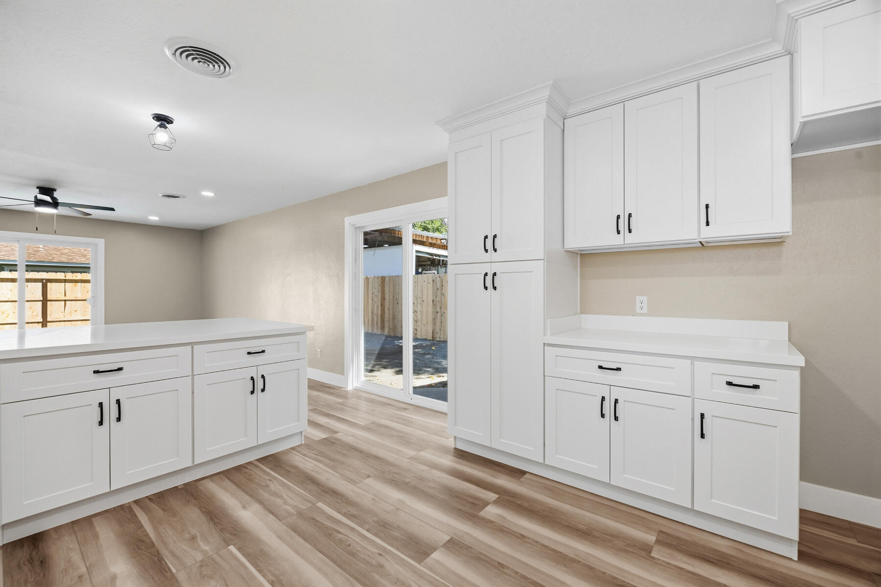 1612 S Santa Fe St, Visalia, CA 93292