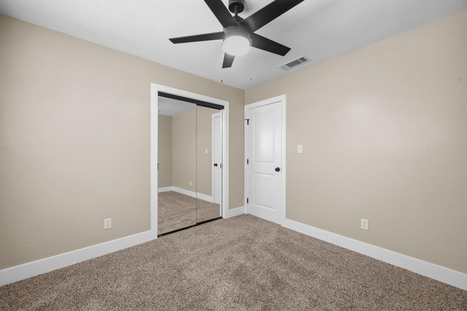 1612 S Santa Fe St, Visalia, CA 93292