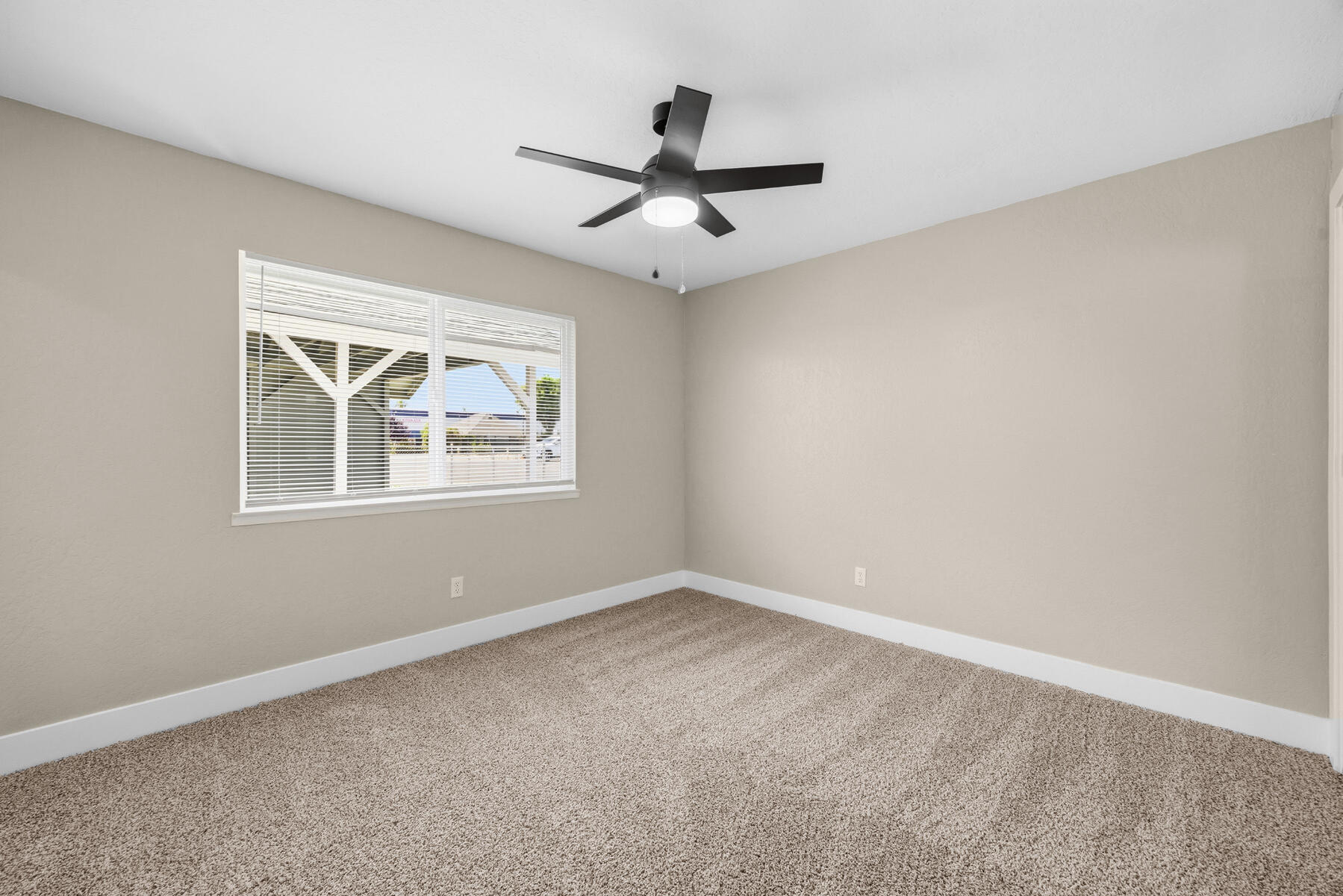 1612 S Santa Fe St, Visalia, CA 93292