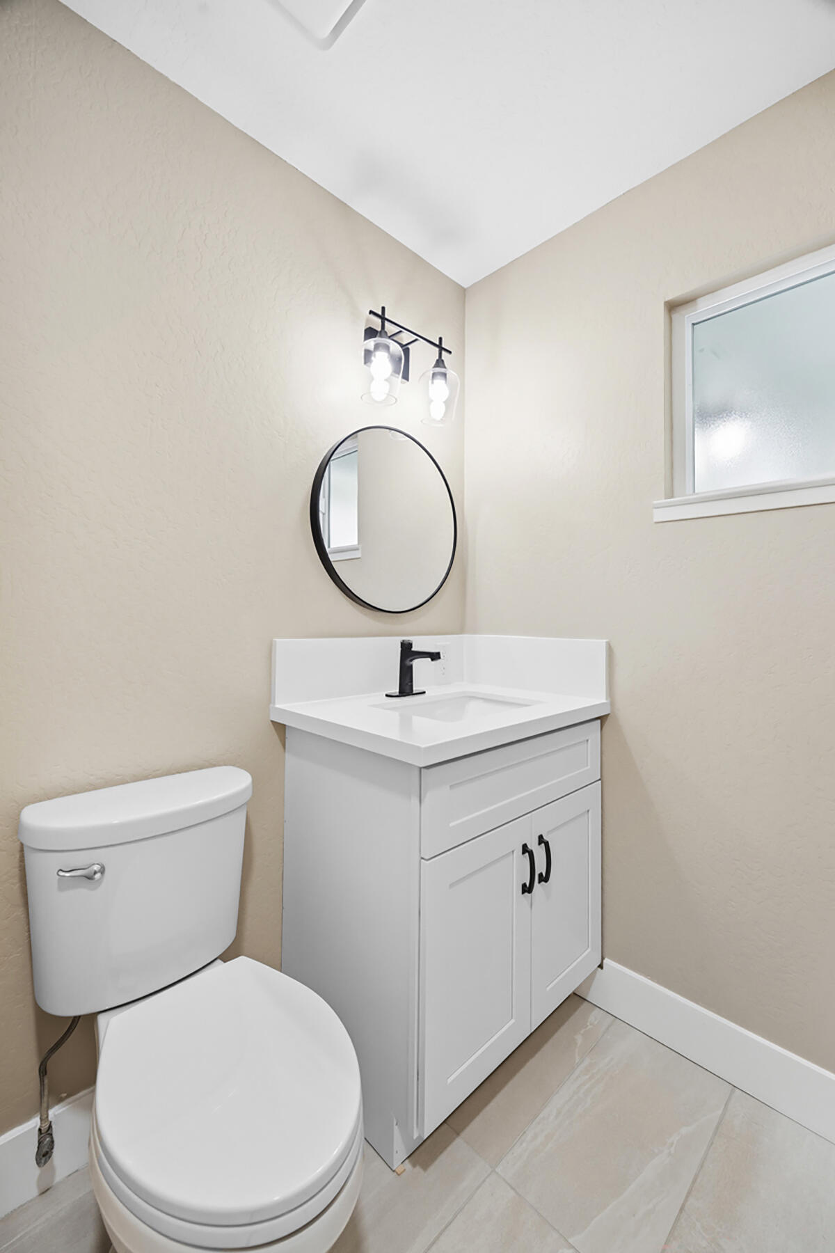 1612 S Santa Fe St, Visalia, CA 93292