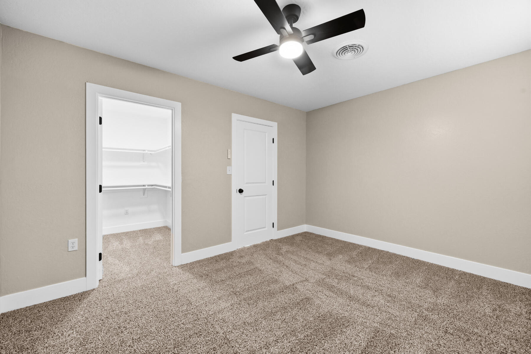 1612 S Santa Fe St, Visalia, CA 93292