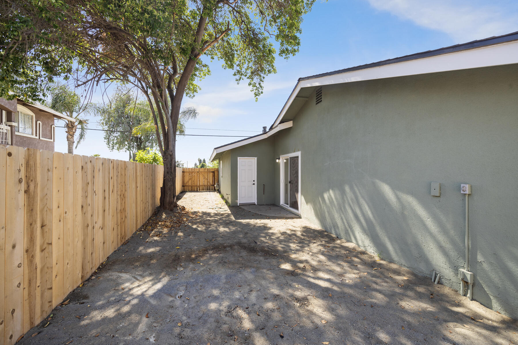 1612 S Santa Fe St, Visalia, CA 93292