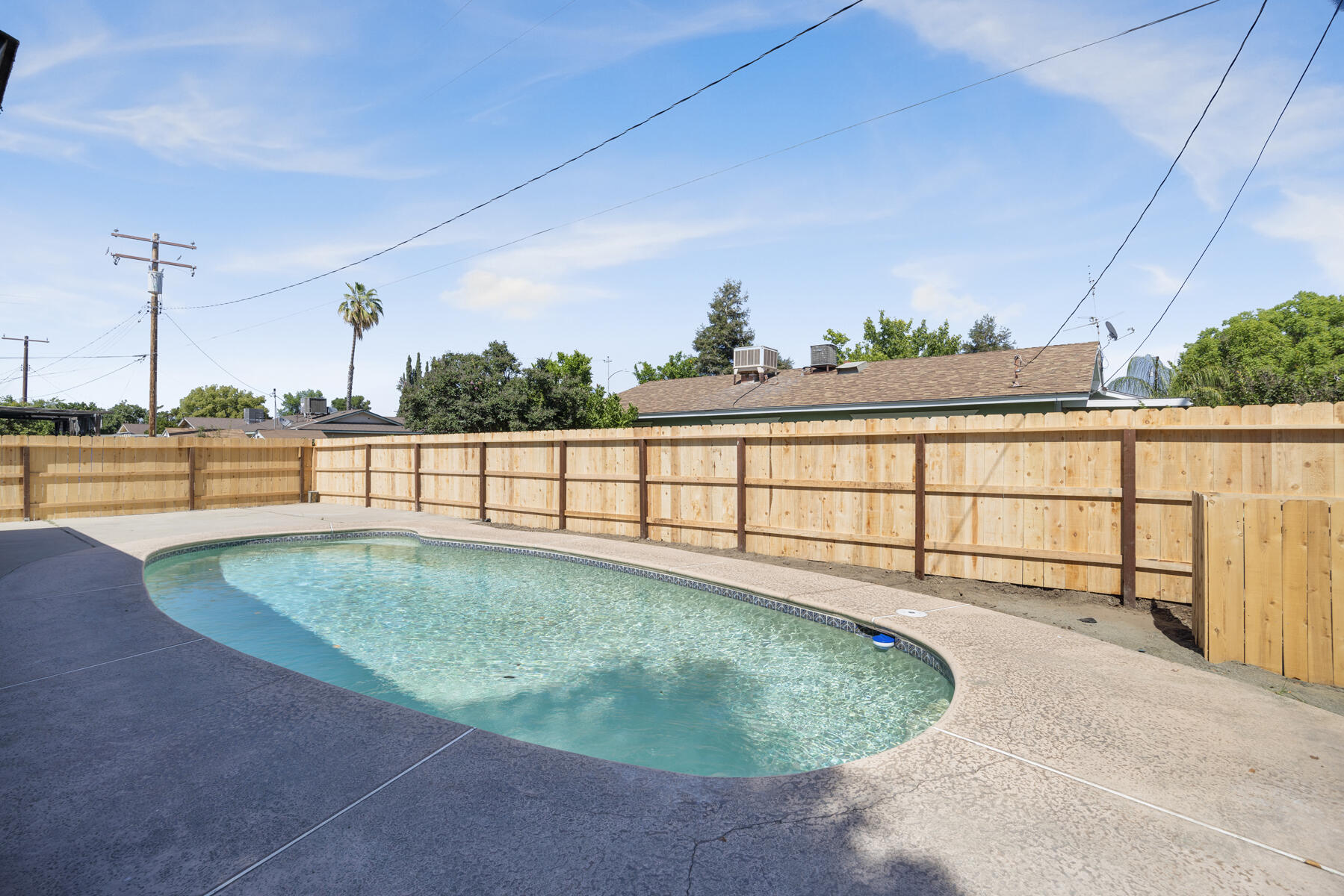 1612 S Santa Fe St, Visalia, CA 93292