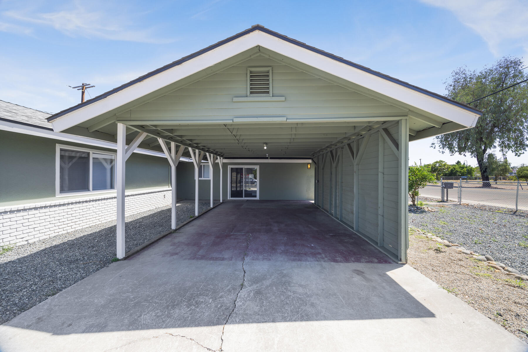 1612 S Santa Fe St, Visalia, CA 93292