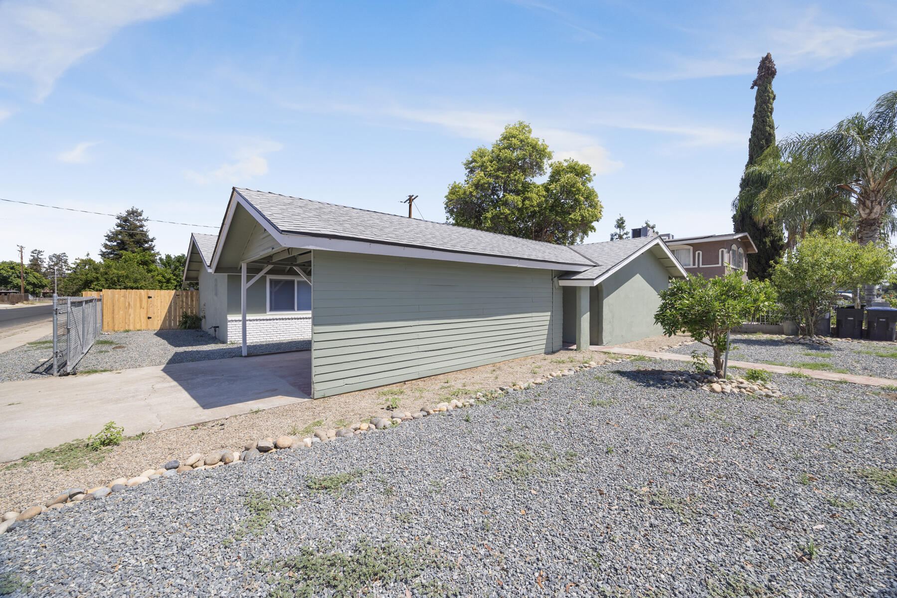 1612 S Santa Fe St, Visalia, CA 93292