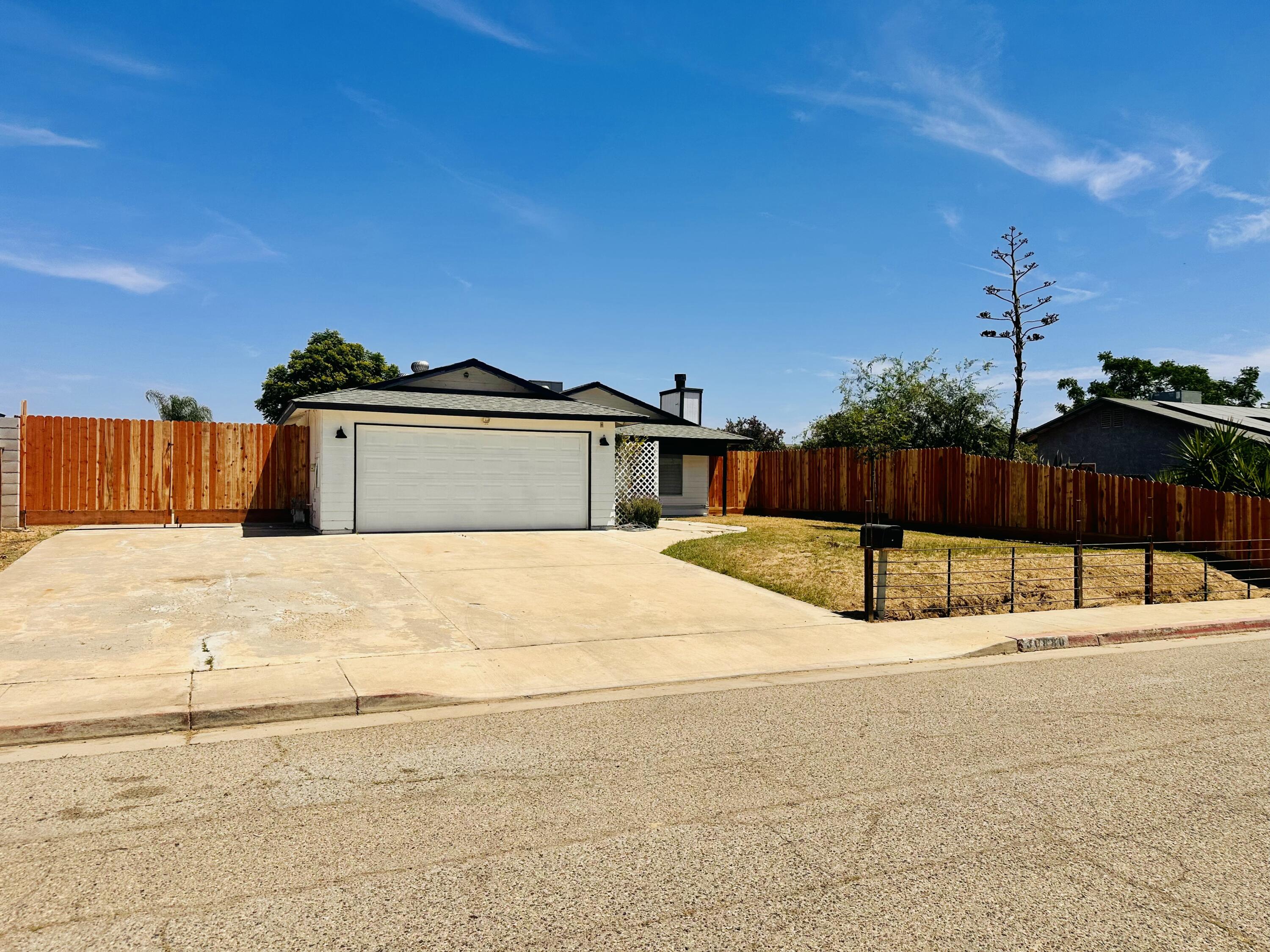 30880 Farr Rd, Visalia, CA 93291