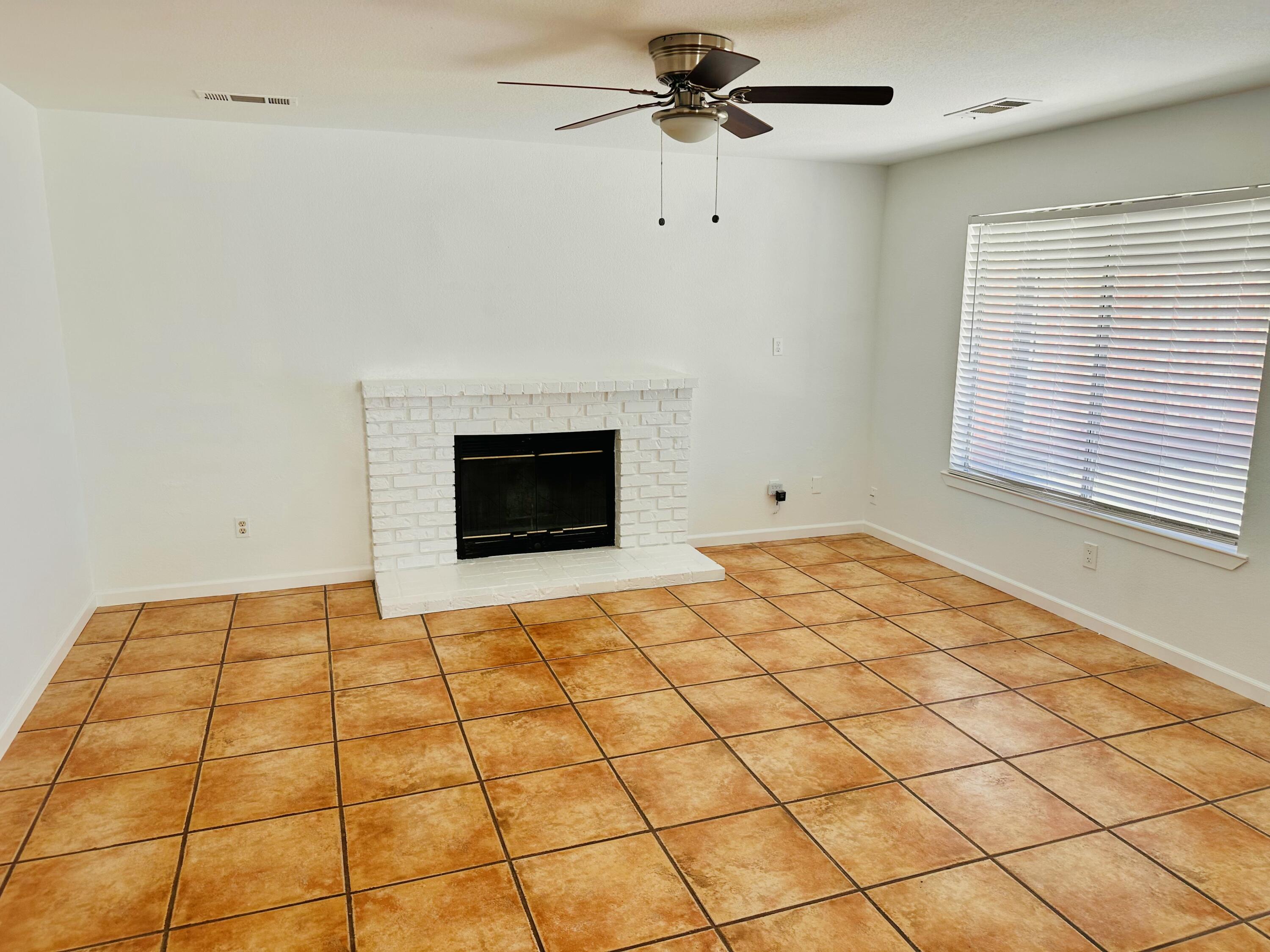 30880 Farr Rd, Visalia, CA 93291