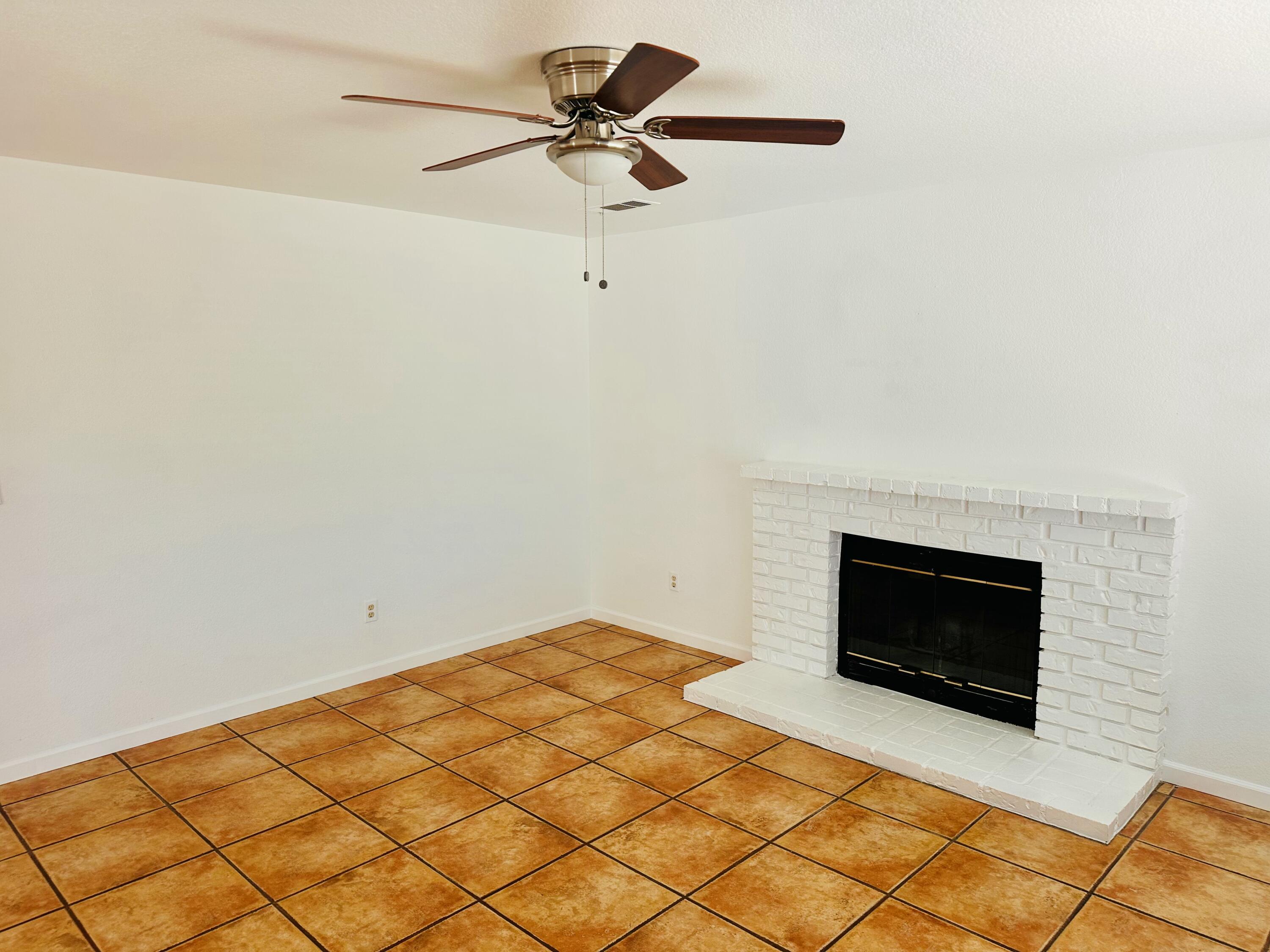 30880 Farr Rd, Visalia, CA 93291