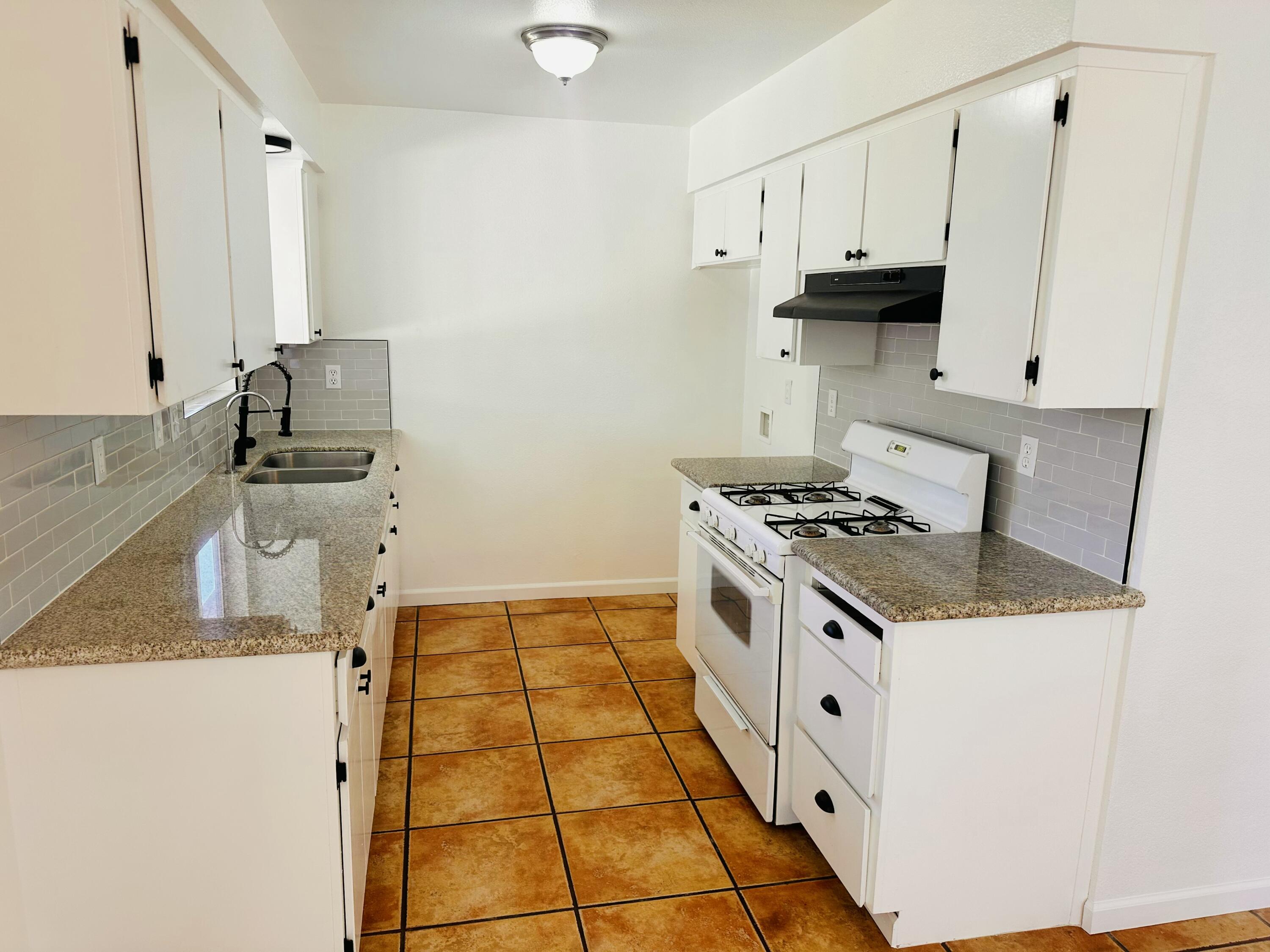 30880 Farr Rd, Visalia, CA 93291
