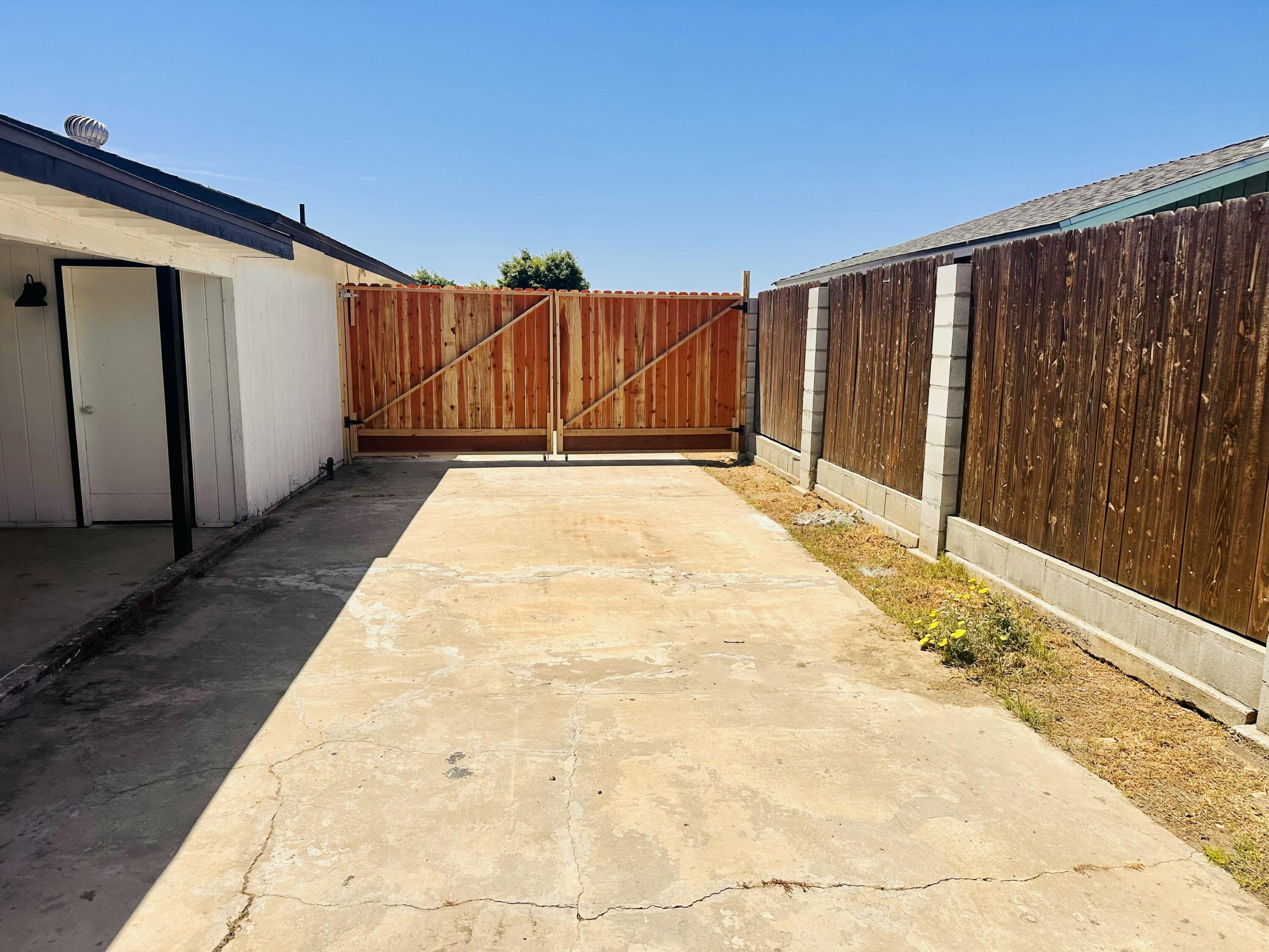 30880 Farr Rd, Visalia, CA 93291