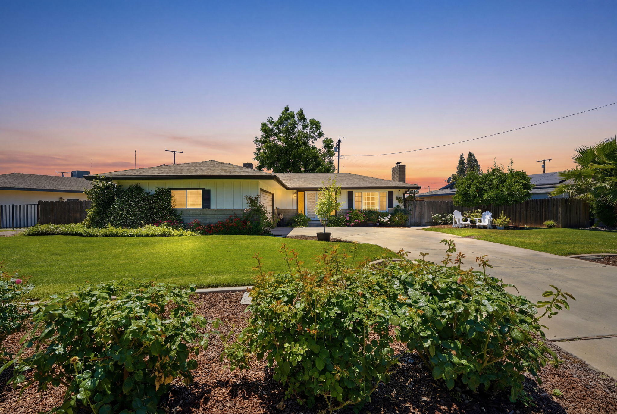 2709 W Royal Oaks Dr, Visalia, CA 93277