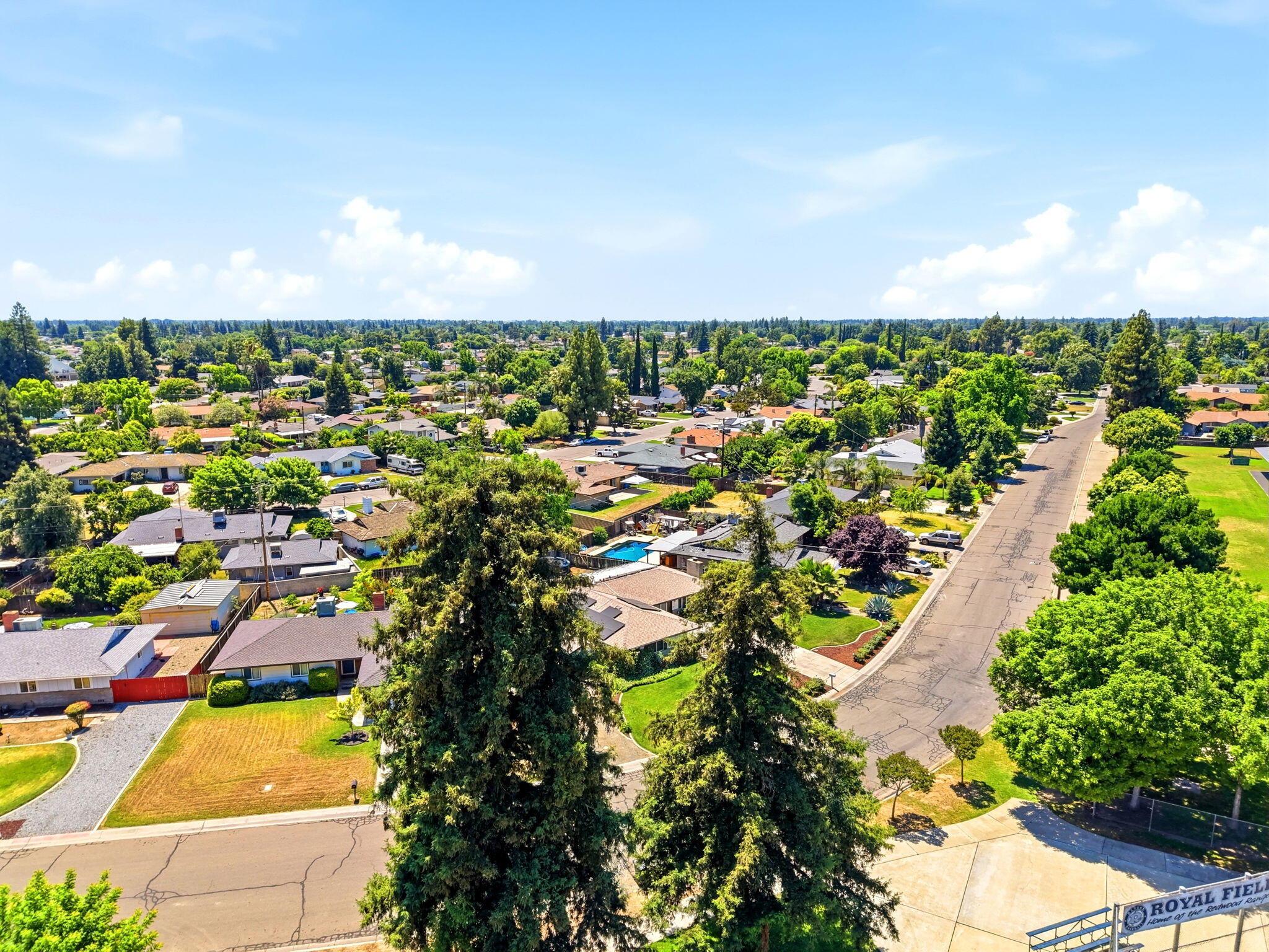 2709 W Royal Oaks Dr, Visalia, CA 93277