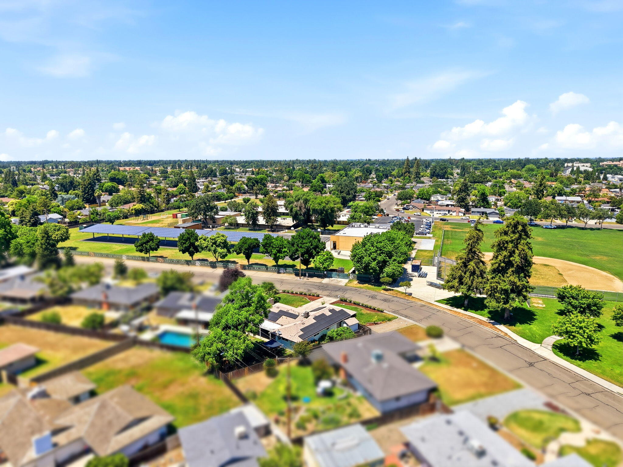 2709 W Royal Oaks Dr, Visalia, CA 93277