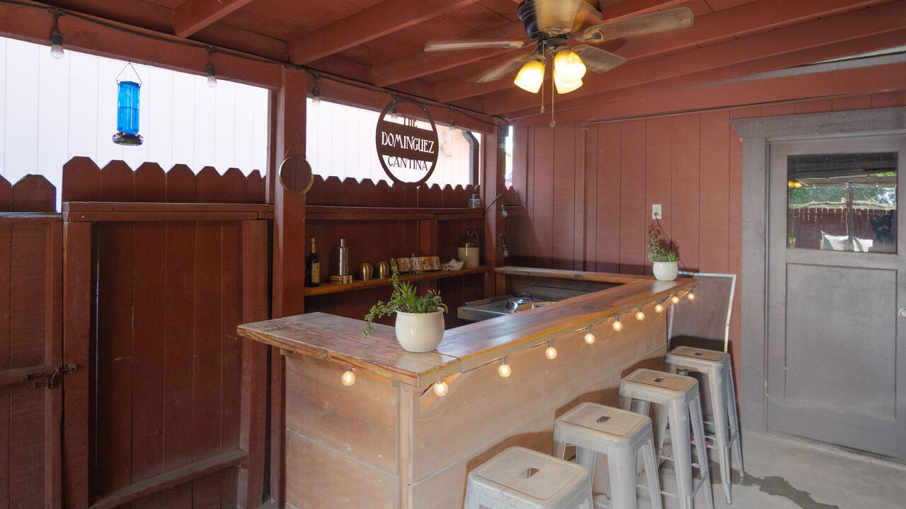 1032 E Oakridge Ave, Visalia, CA 93292