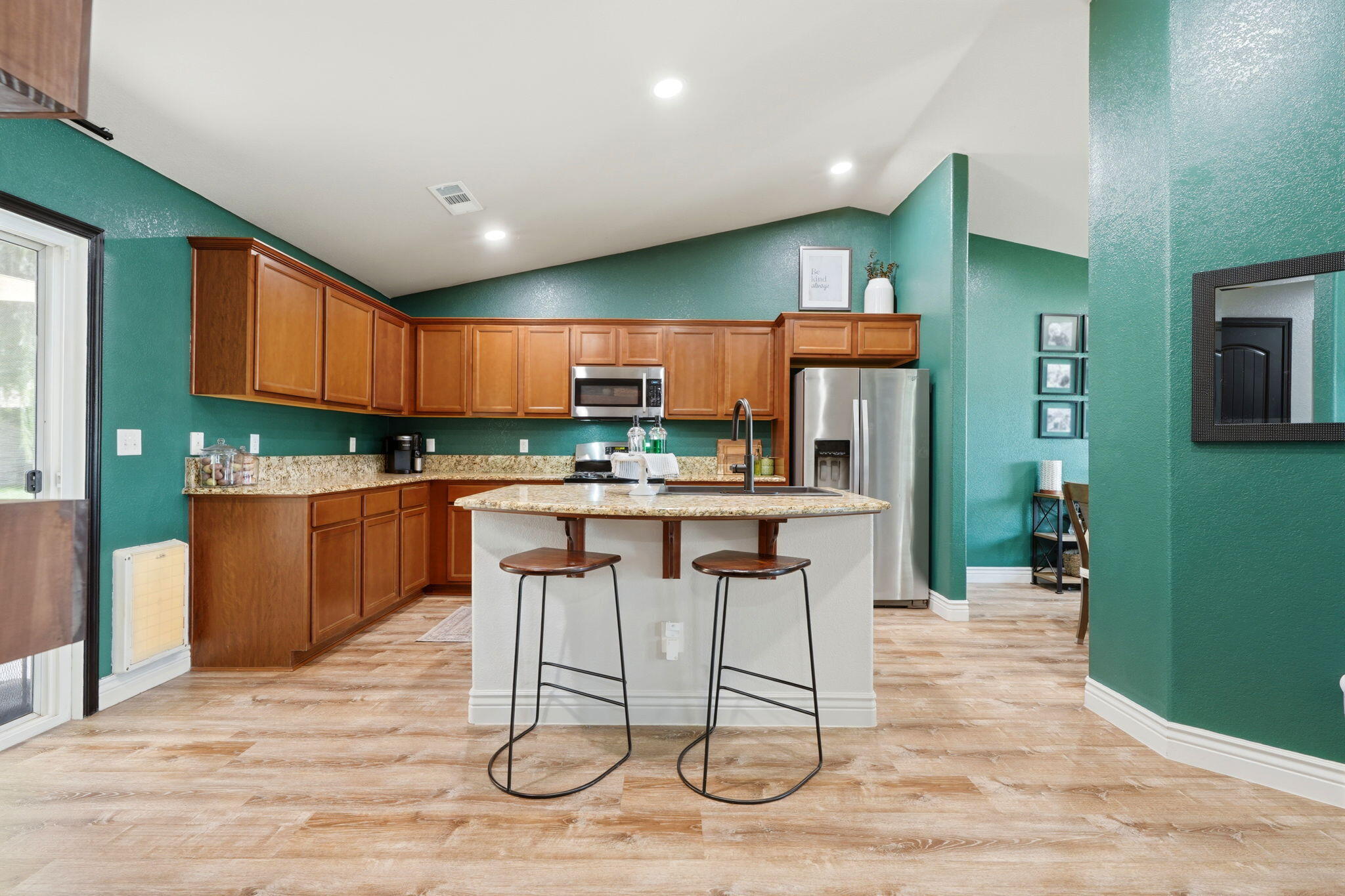 2258 Kirch Flat Ave, Tulare, CA 93274