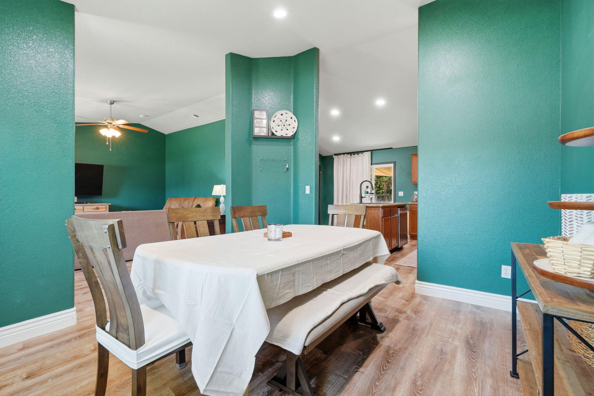 2258 Kirch Flat Ave, Tulare, CA 93274