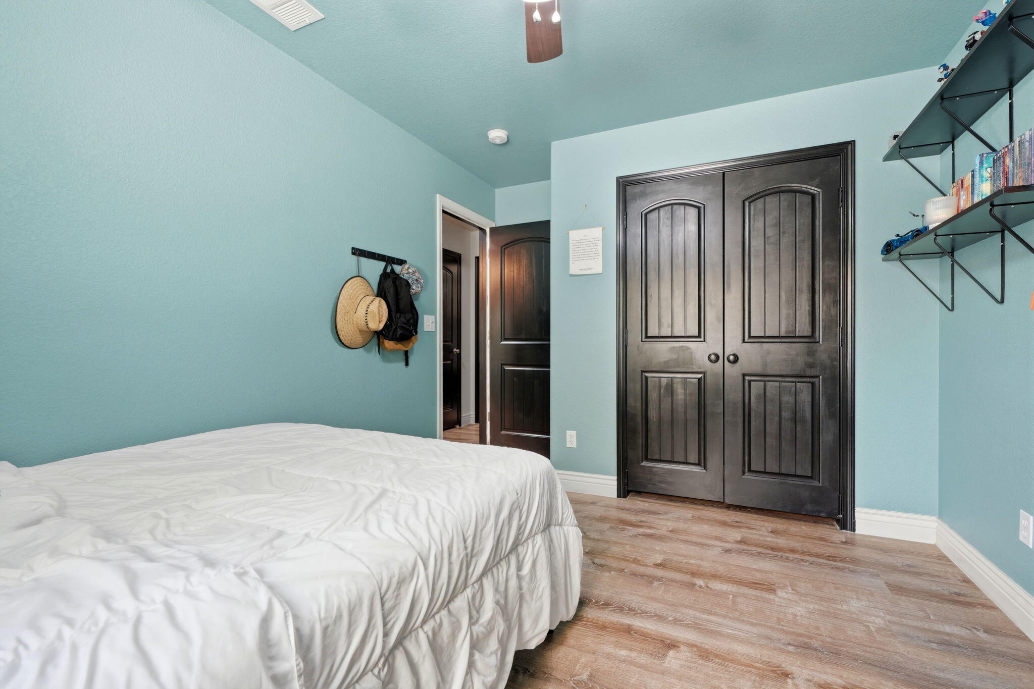 2258 Kirch Flat Ave, Tulare, CA 93274