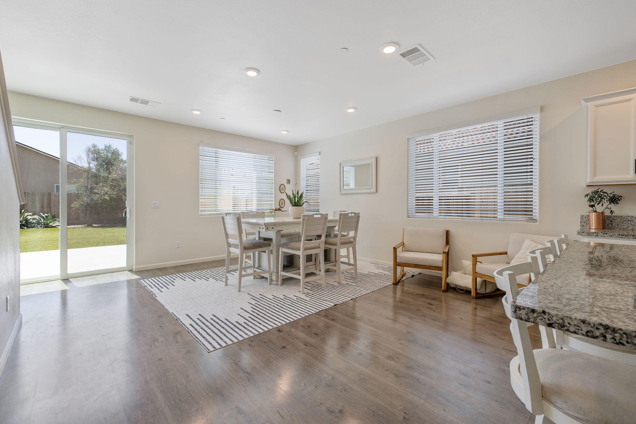 3201 E Harter Ave, Visalia, CA 93292