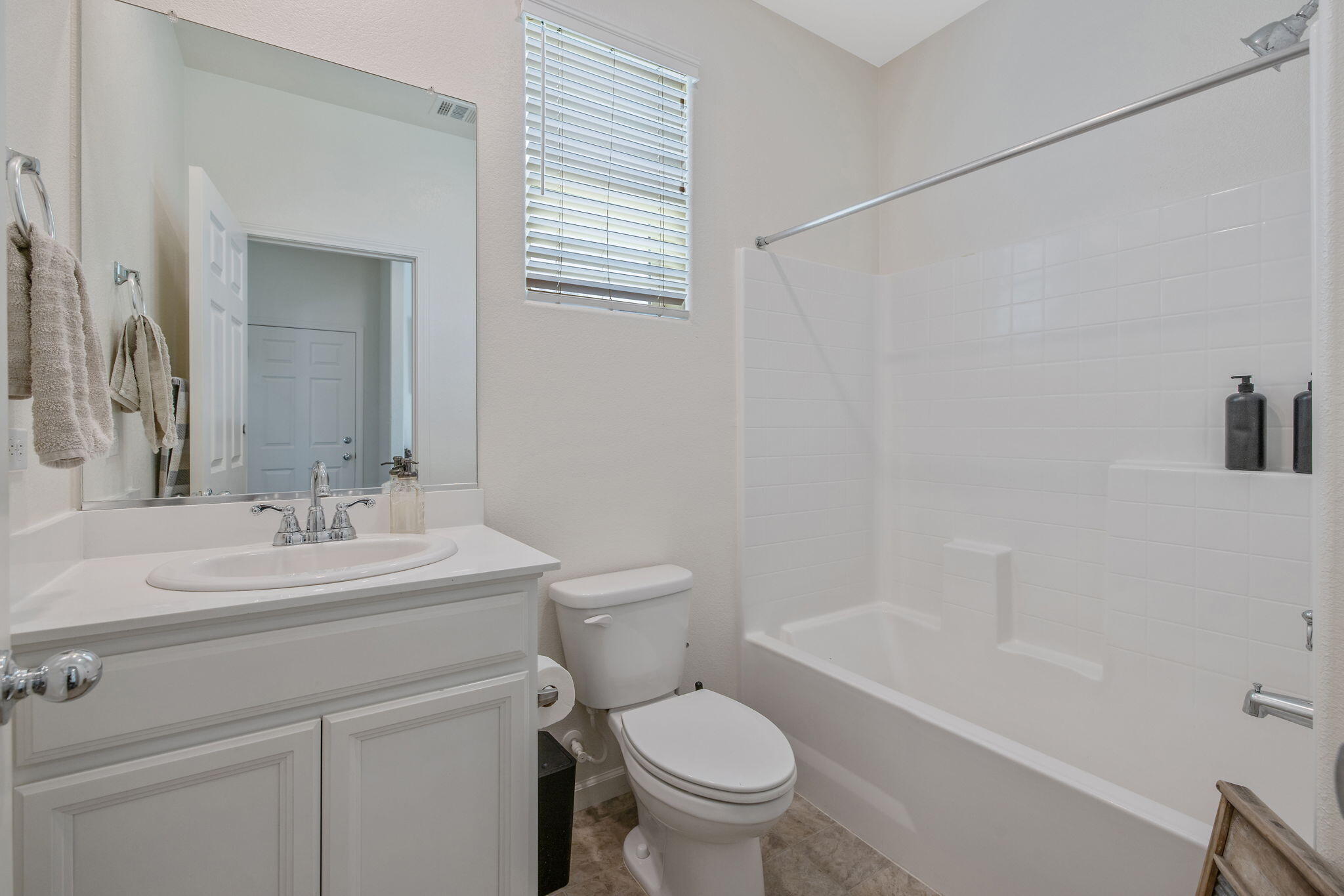 3201 E Harter Ave, Visalia, CA 93292