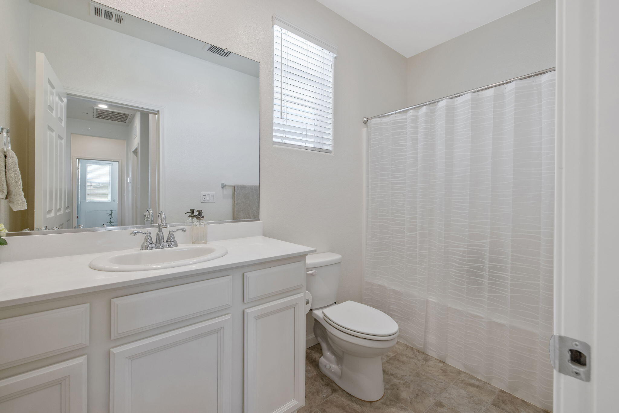 3201 E Harter Ave, Visalia, CA 93292