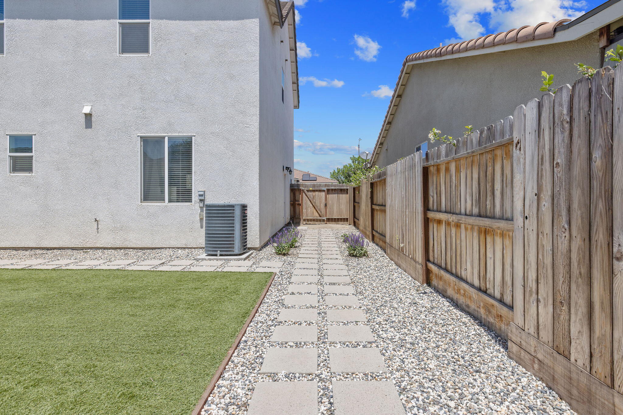 3201 E Harter Ave, Visalia, CA 93292