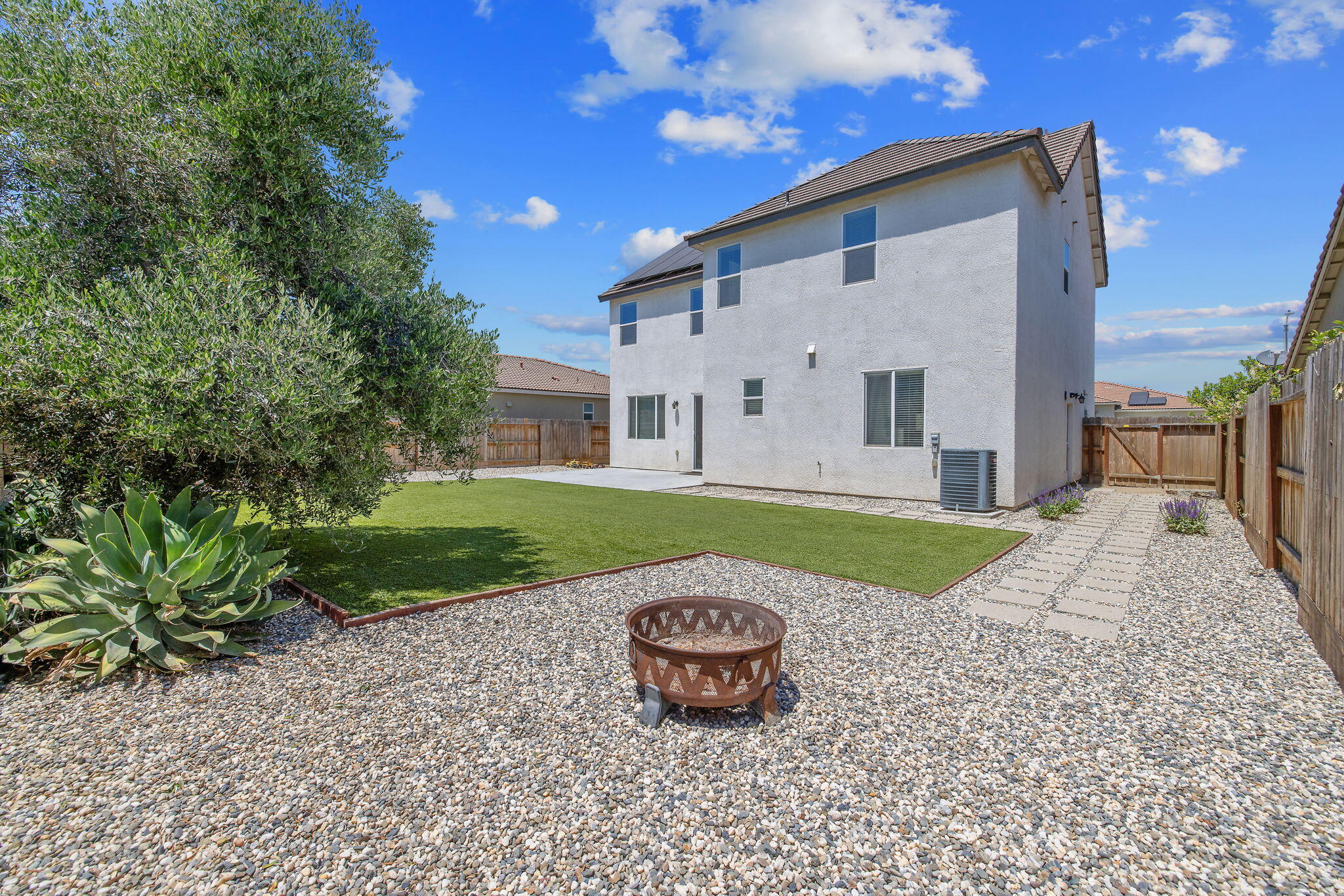 3201 E Harter Ave, Visalia, CA 93292
