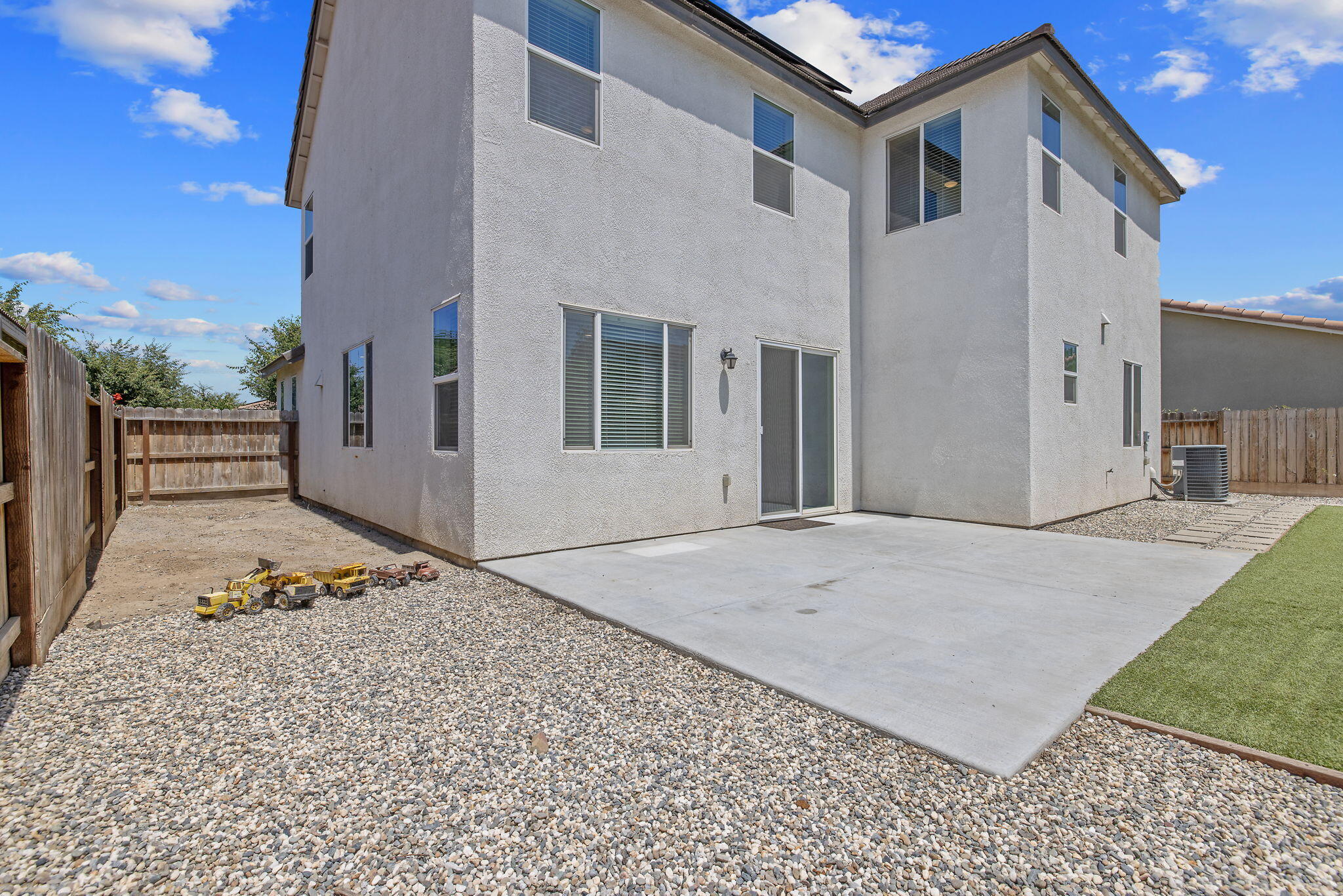 3201 E Harter Ave, Visalia, CA 93292