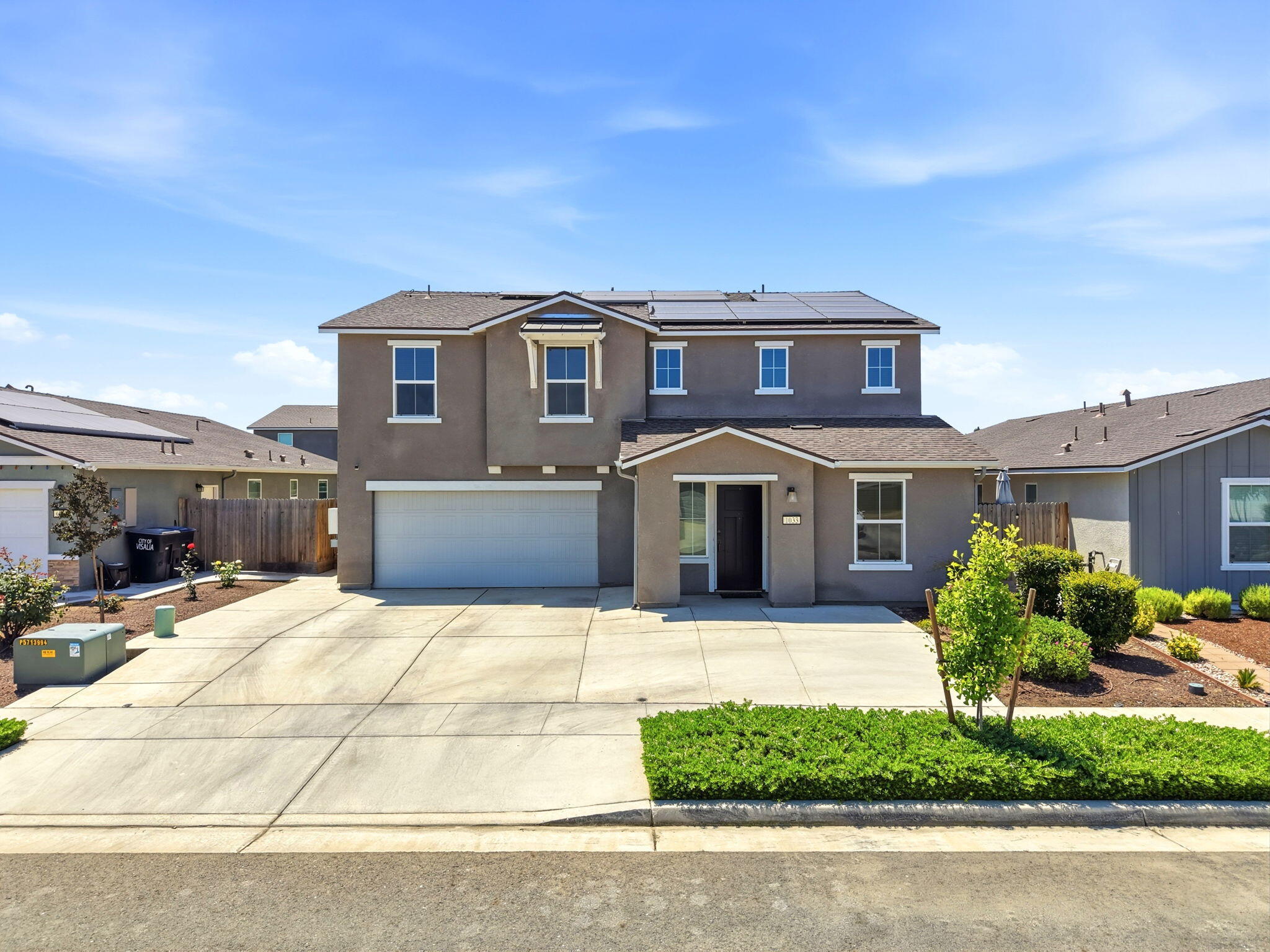 1033 E Loyola Ave, Visalia, CA 93292