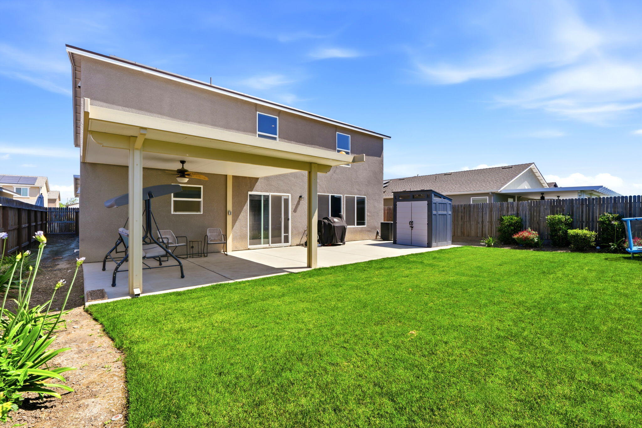 1033 E Loyola Ave, Visalia, CA 93292