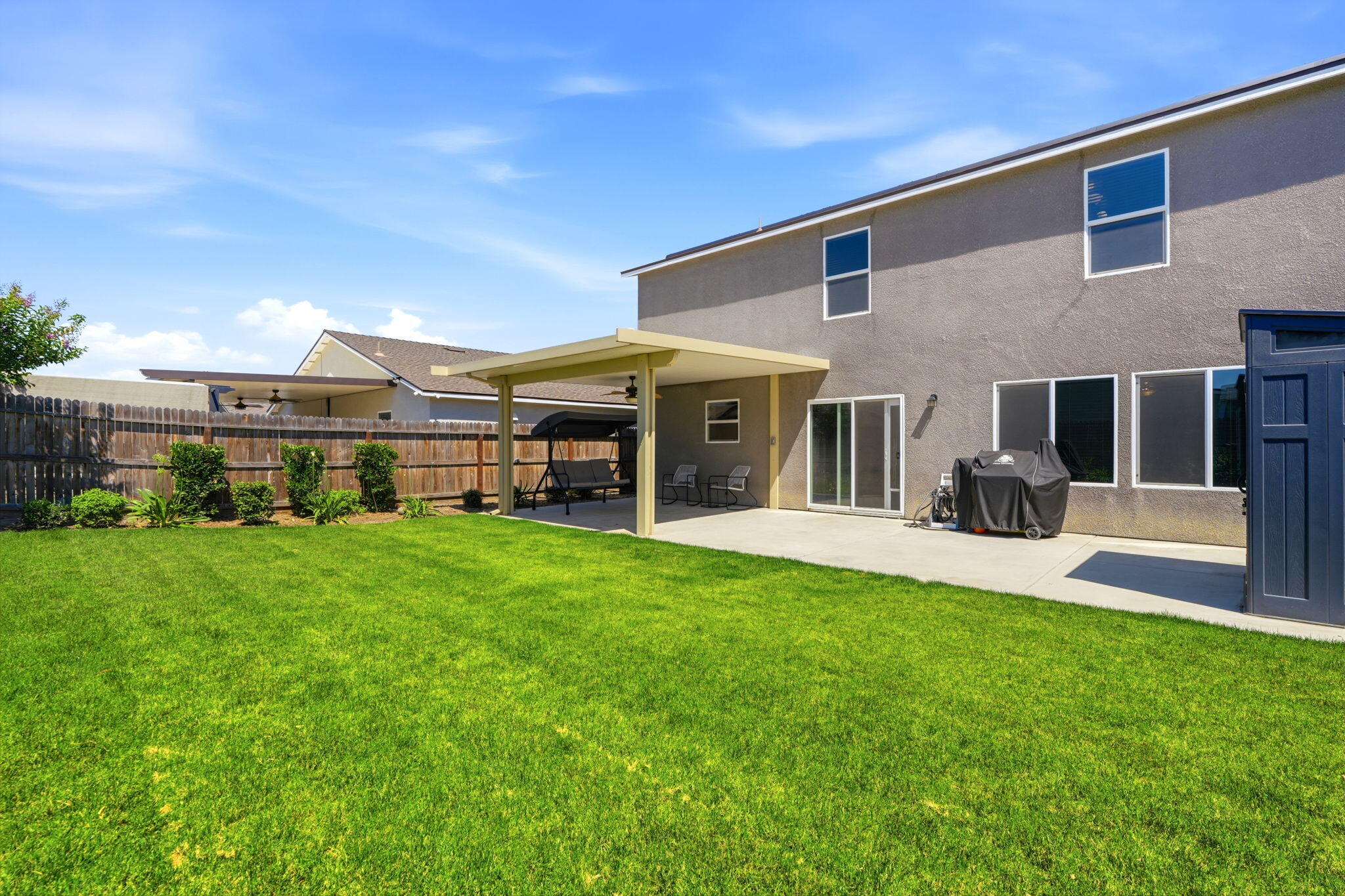 1033 E Loyola Ave, Visalia, CA 93292