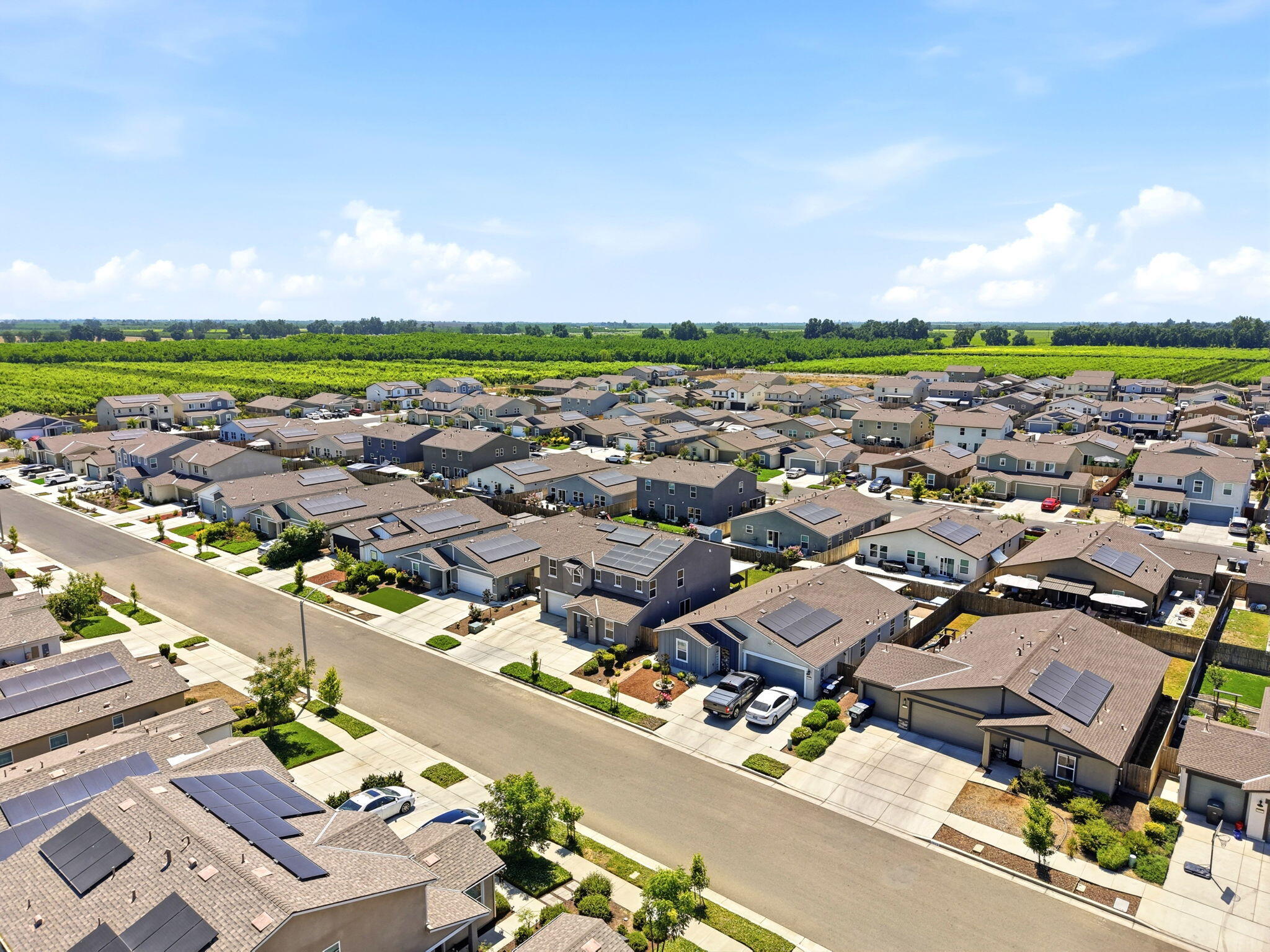 1033 E Loyola Ave, Visalia, CA 93292
