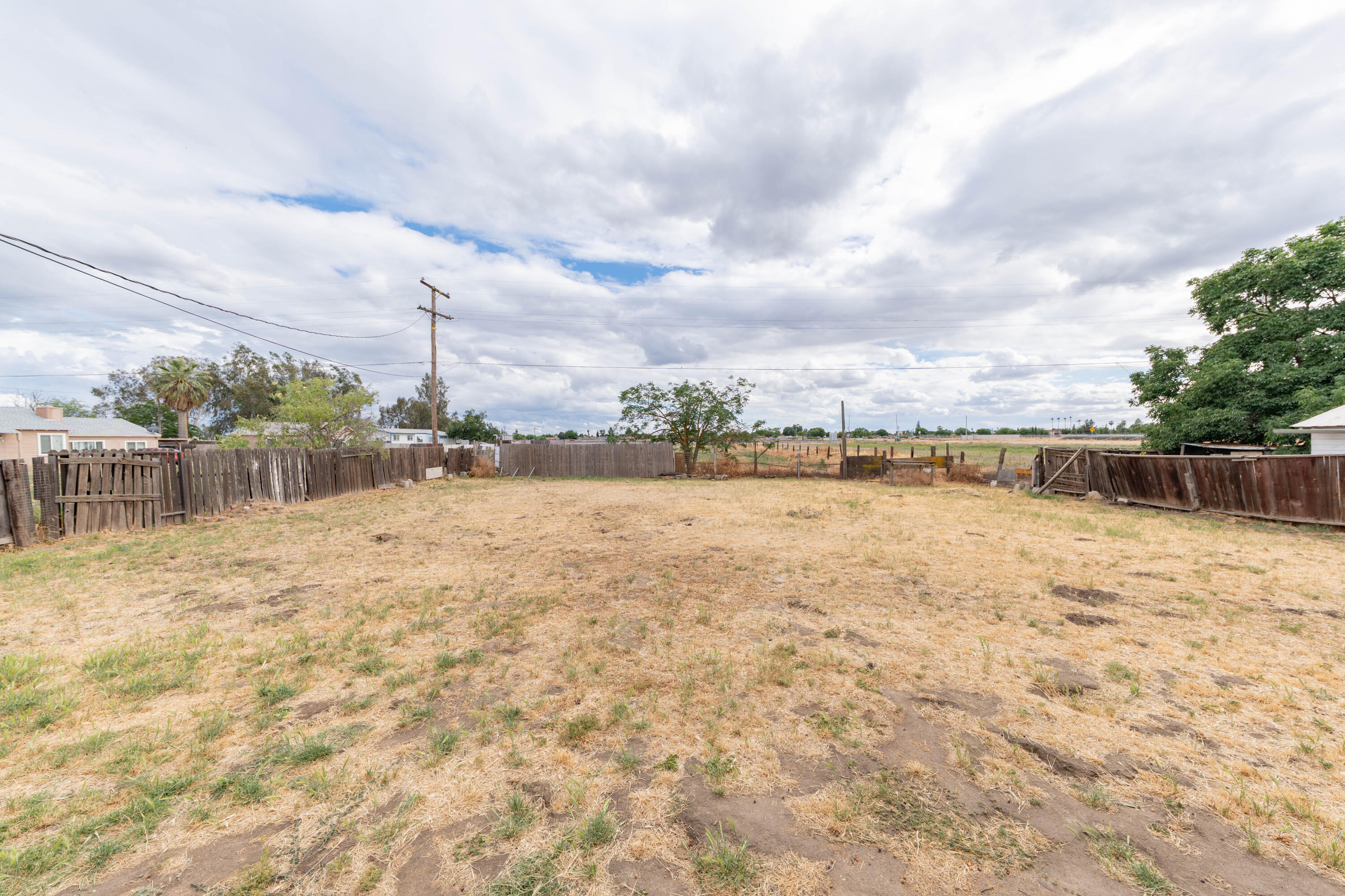 1209 W 6th, Hanford, CA 93230