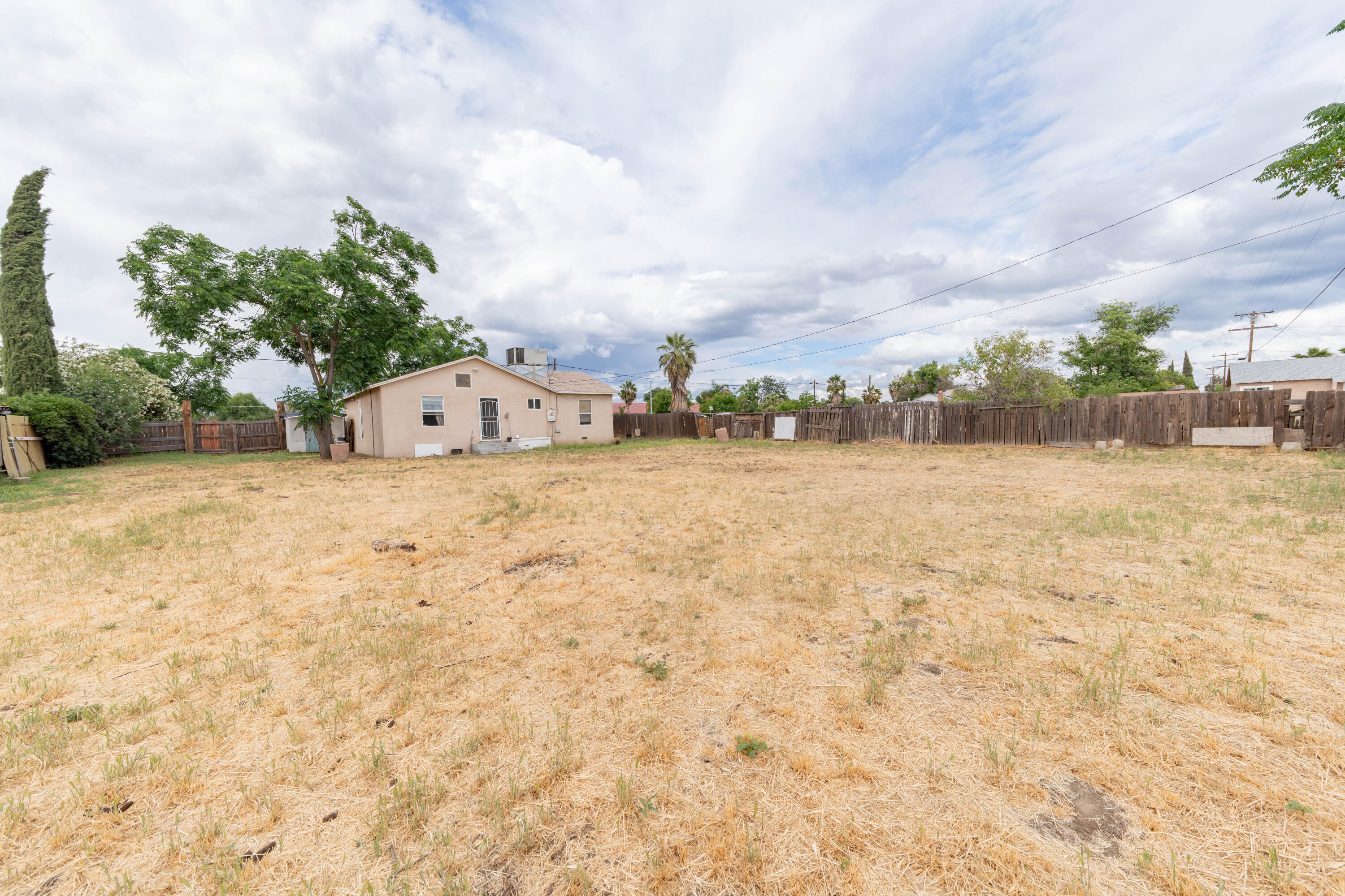 1209 W 6th, Hanford, CA 93230